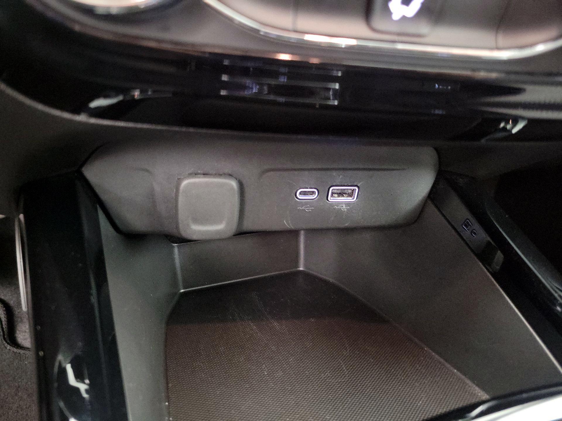 Thumbnail: 2025 Chevrolet Trax - 17