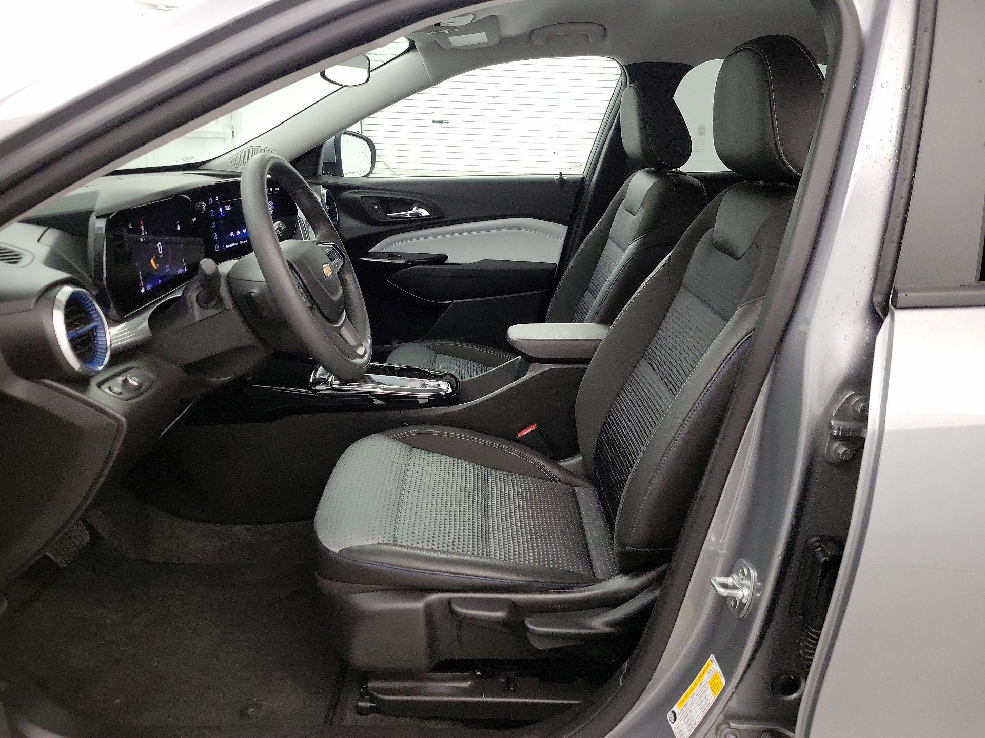 Thumbnail: 2025 Chevrolet Trax - 11