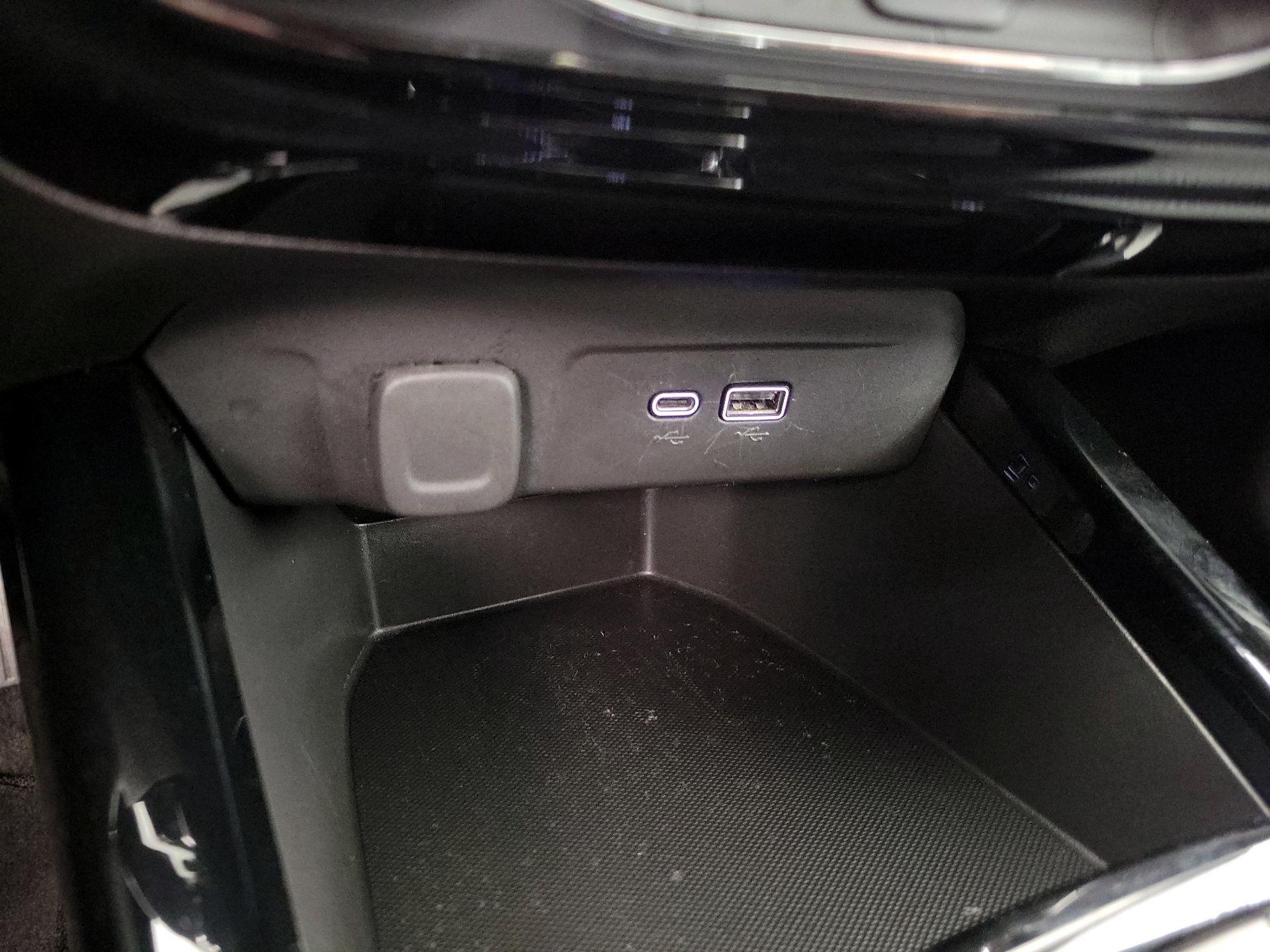 Thumbnail: 2025 Chevrolet Trax - 17