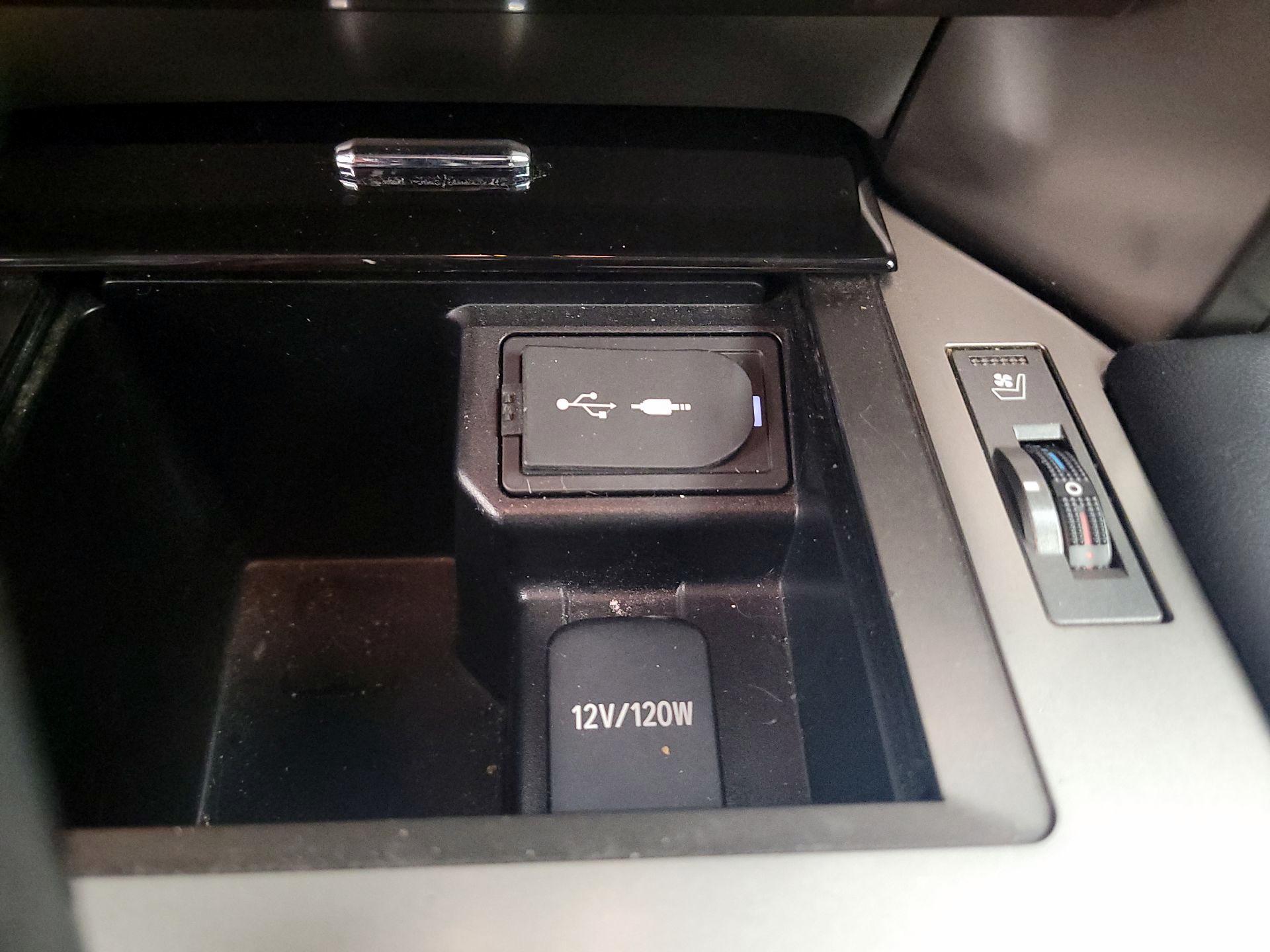 Thumbnail: 2014 Lexus GX - 19