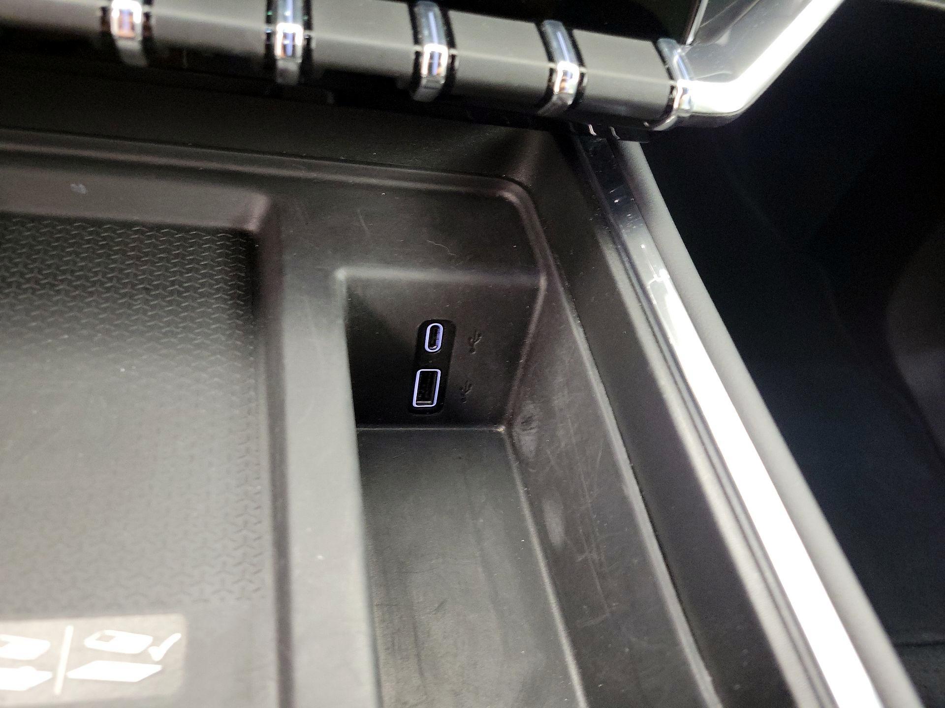 Thumbnail: 2025 GMC Acadia - 19