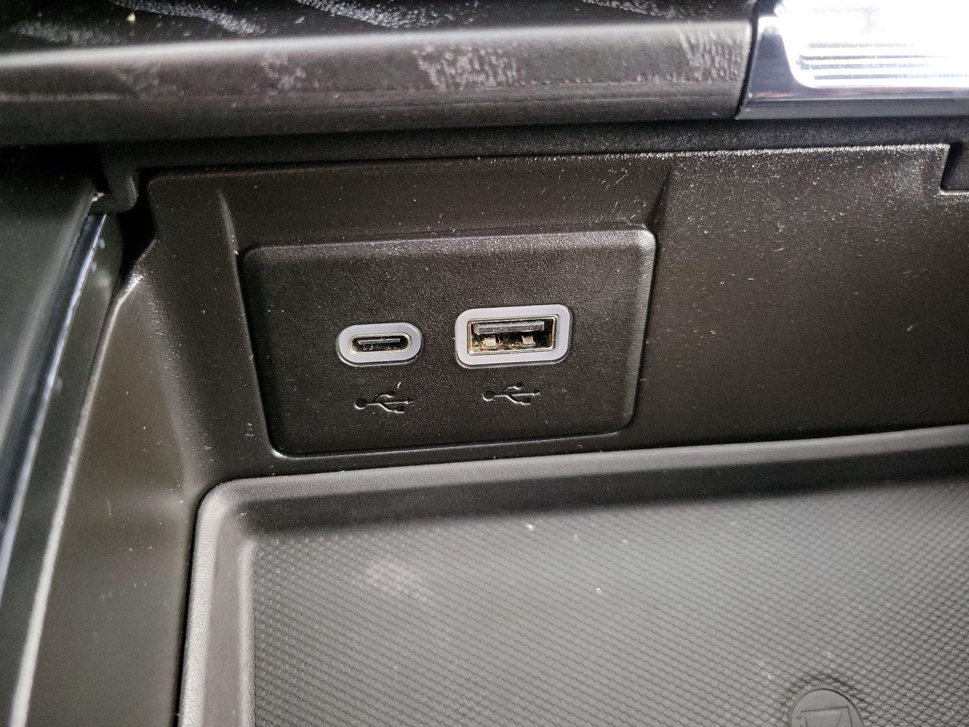 Thumbnail: 2024 GMC Yukon XL - 18