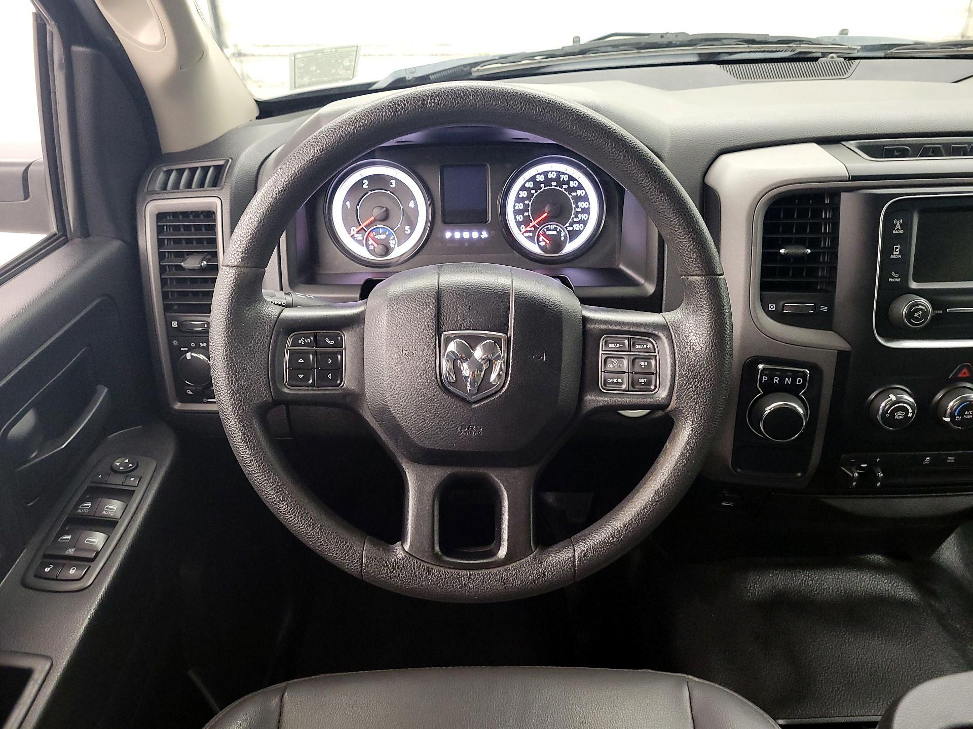 Thumbnail: 2019 RAM 1500 Classic - 10