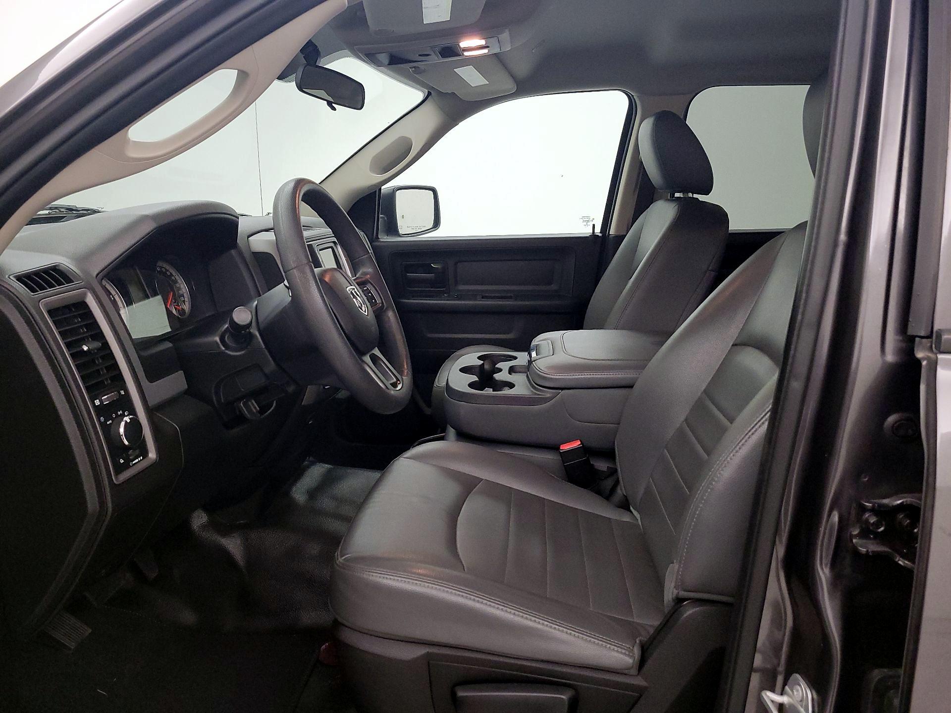 Thumbnail: 2019 RAM 1500 Classic - 11