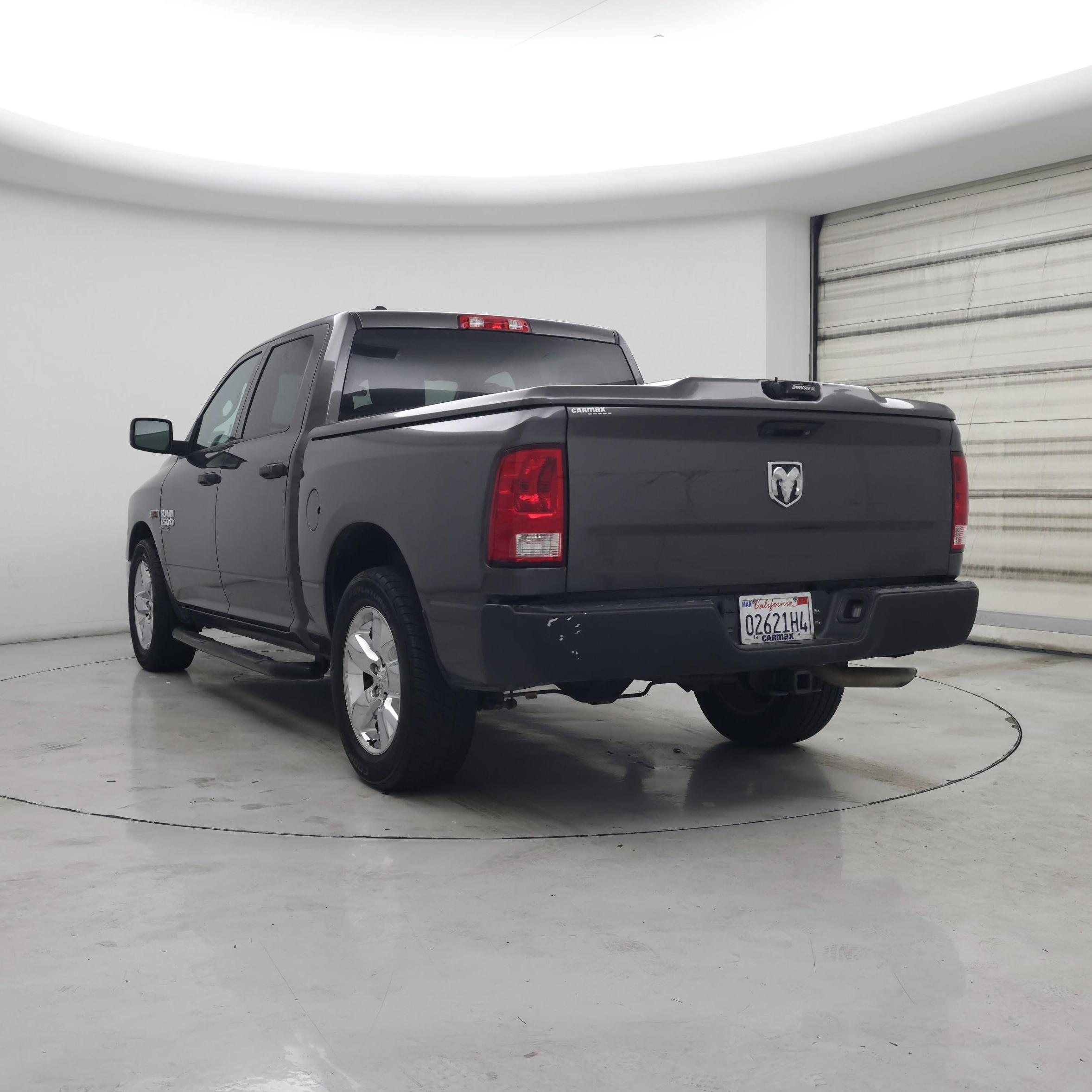 Thumbnail: 2019 RAM 1500 Classic - 2