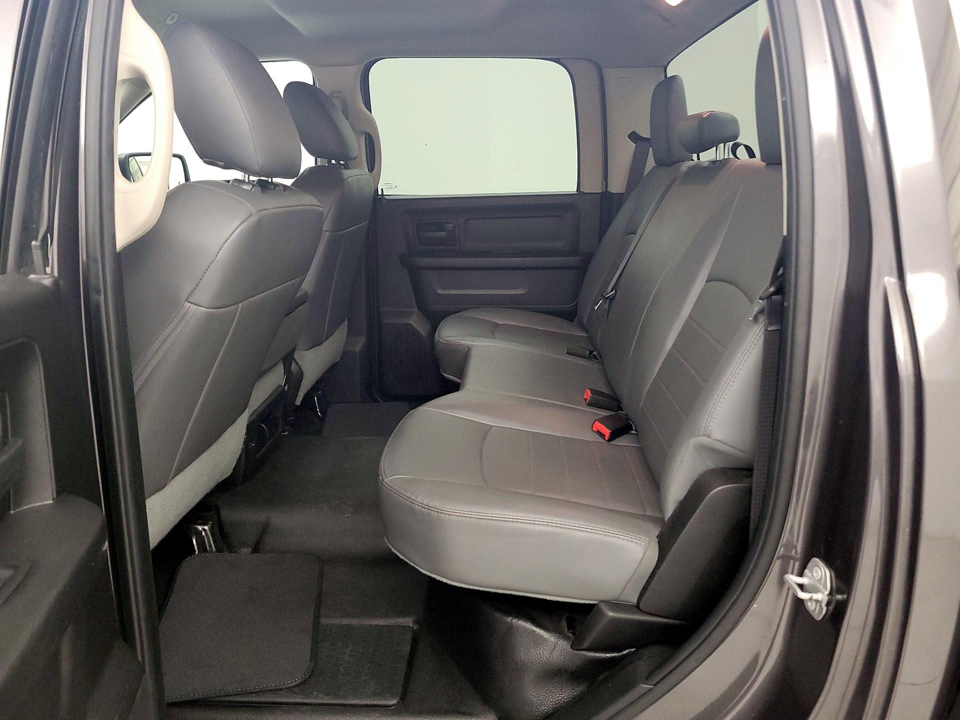 Thumbnail: 2019 RAM 1500 Classic - 19