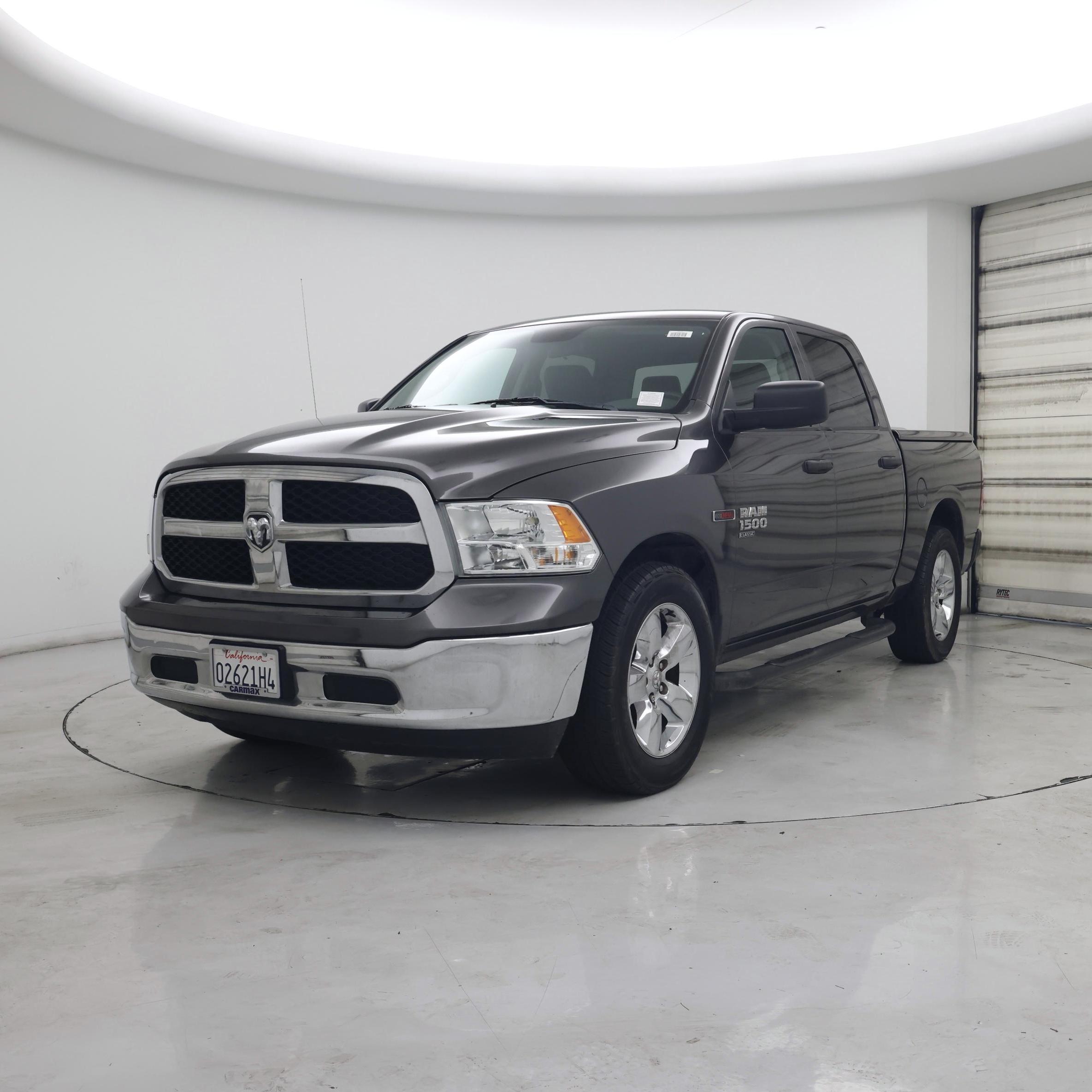 Thumbnail: 2019 RAM 1500 Classic - 4