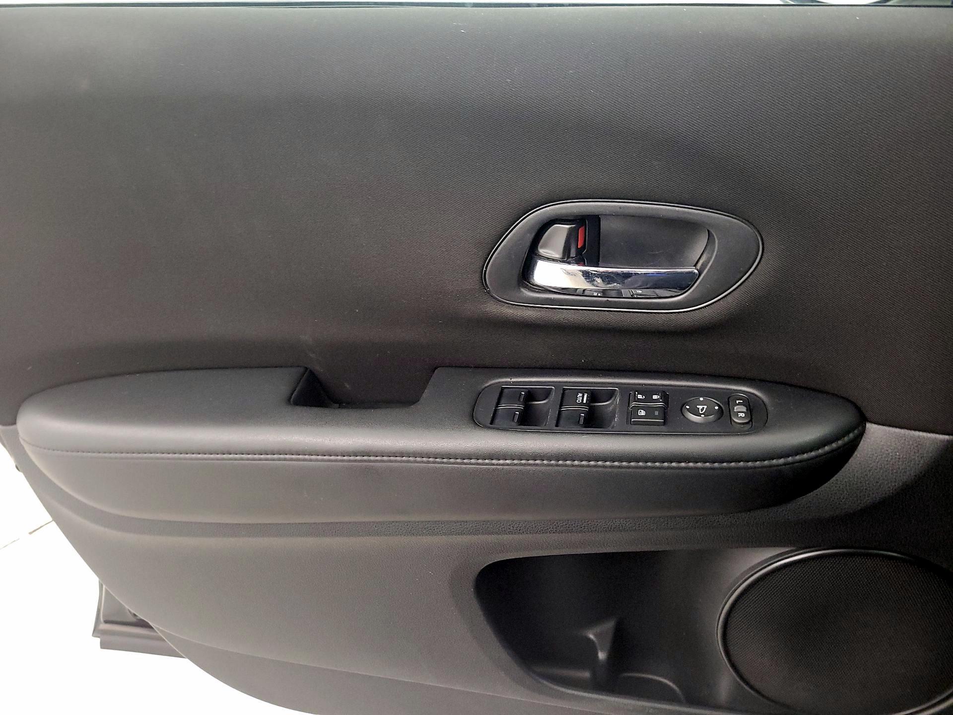 Thumbnail: 2016 Honda HR-V - 12