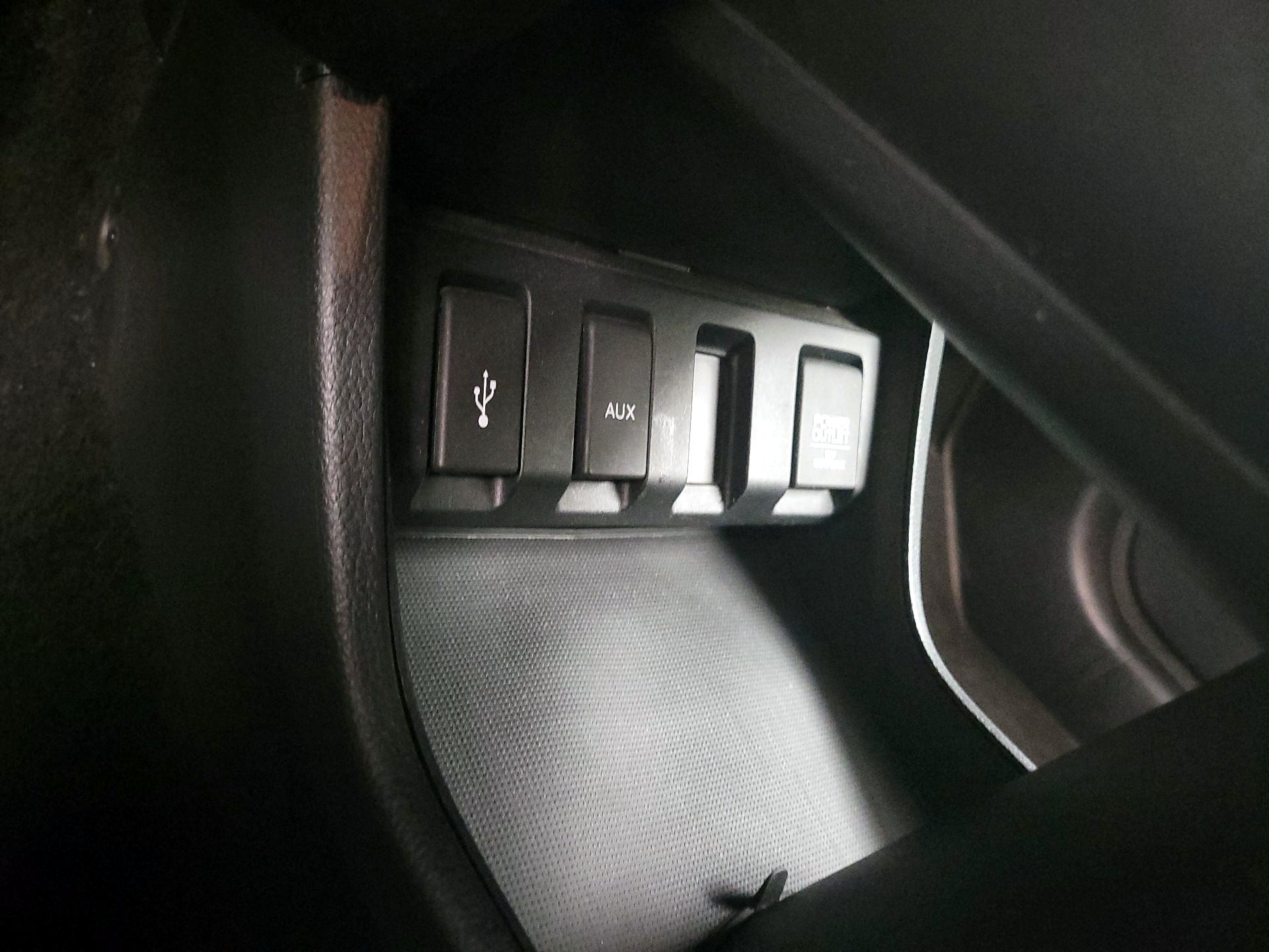 Thumbnail: 2016 Honda HR-V - 17