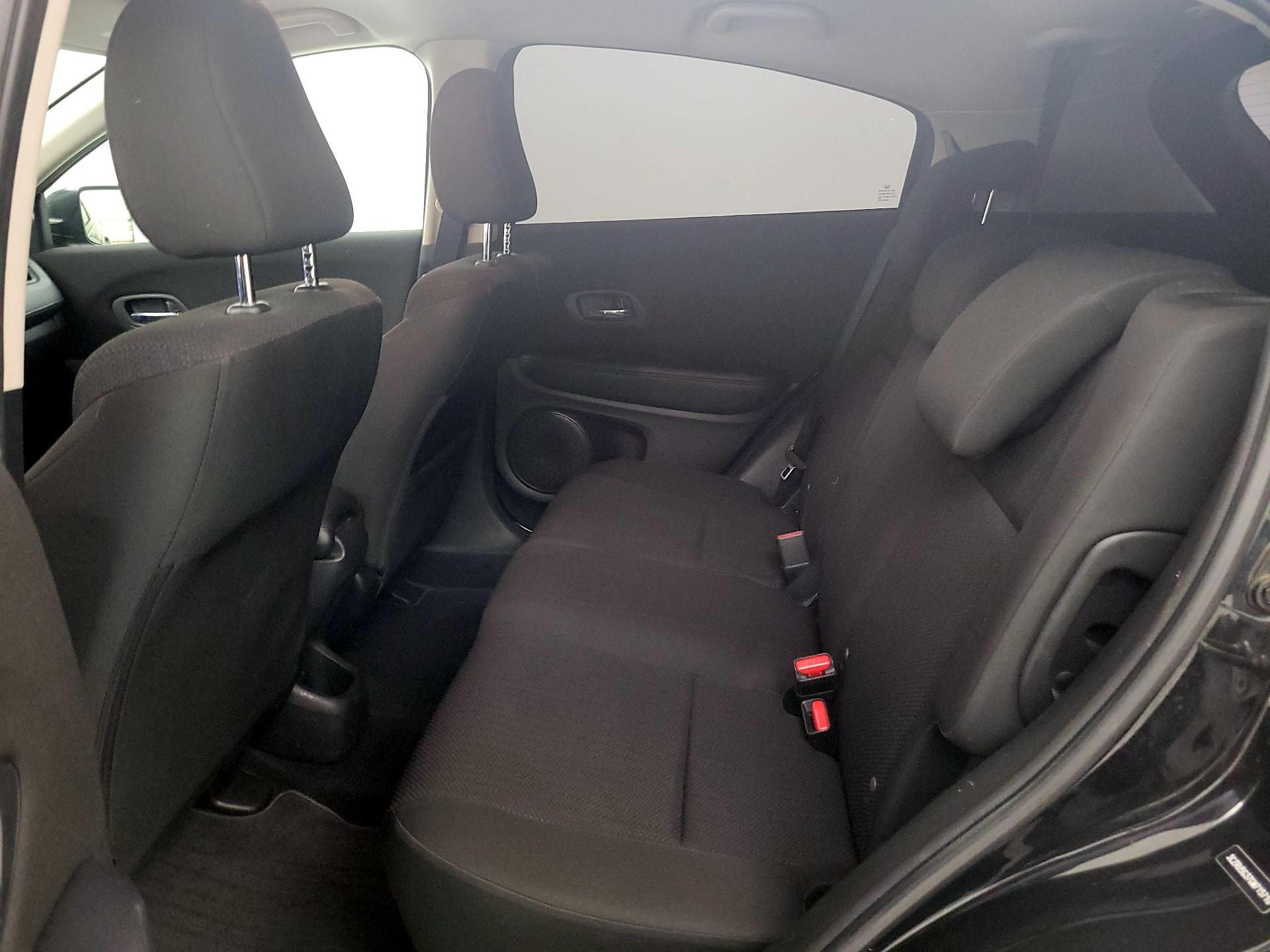 Thumbnail: 2016 Honda HR-V - 18