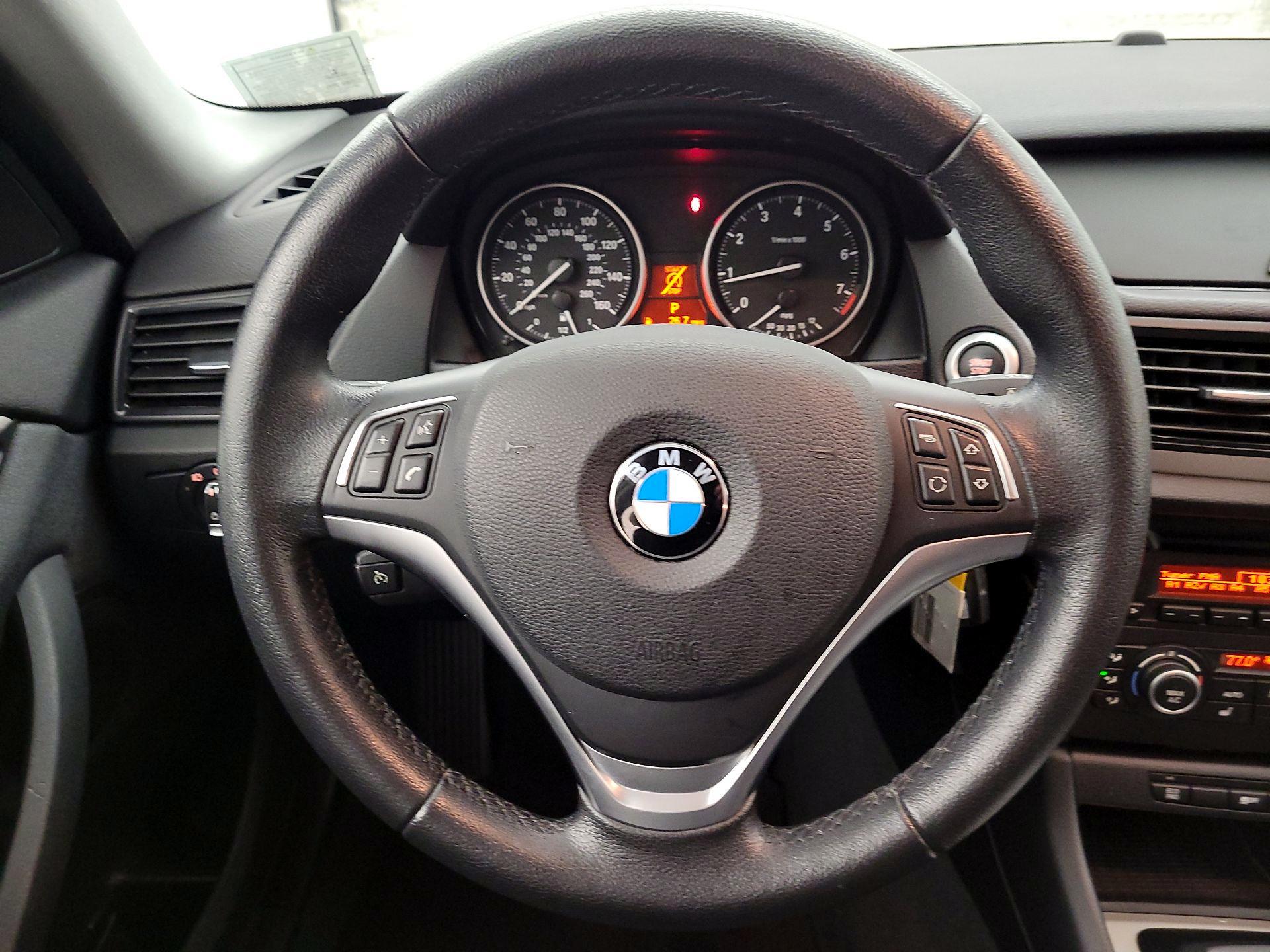 Thumbnail: 2015 BMW X1 - 10