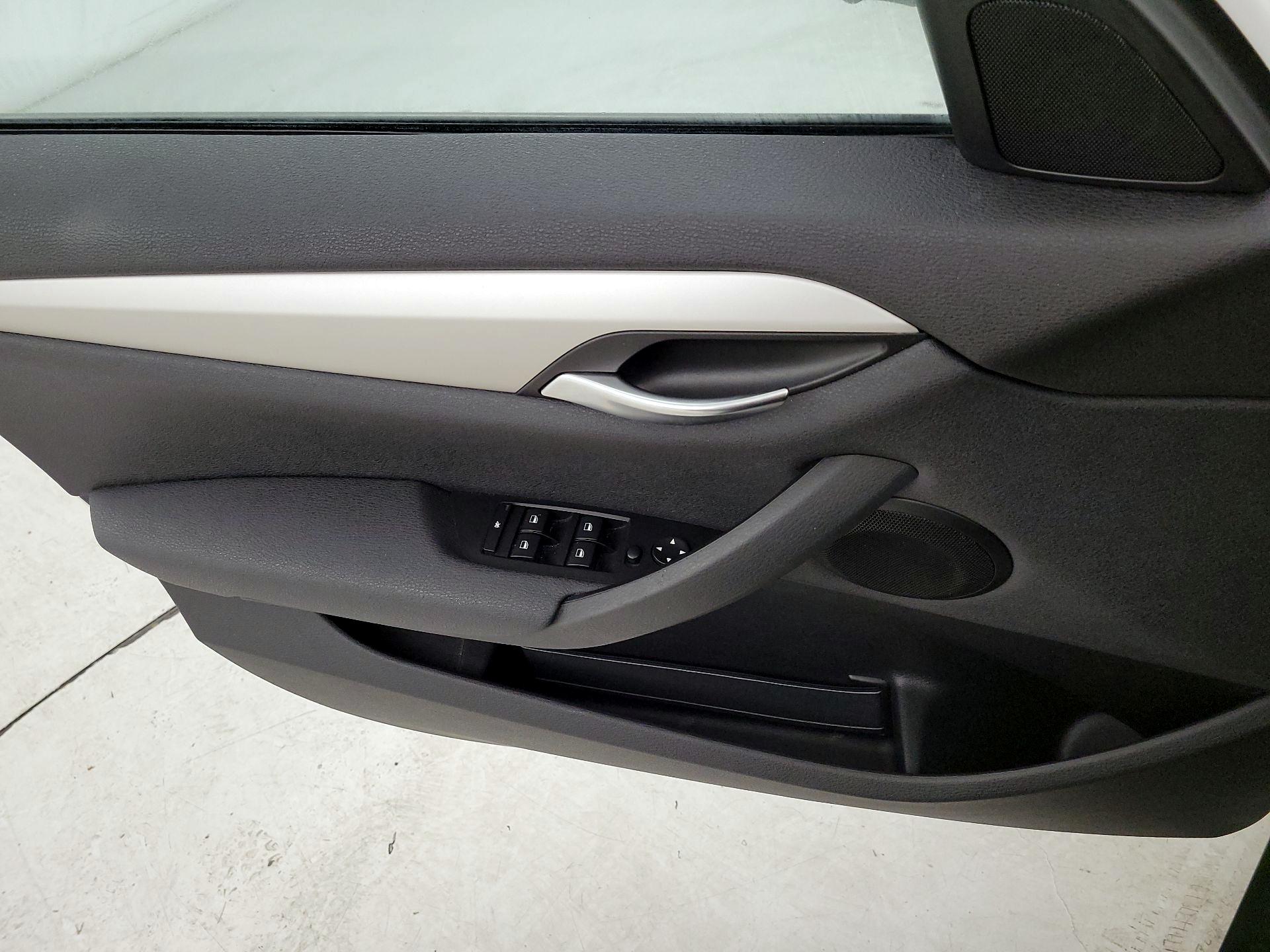 Thumbnail: 2015 BMW X1 - 12