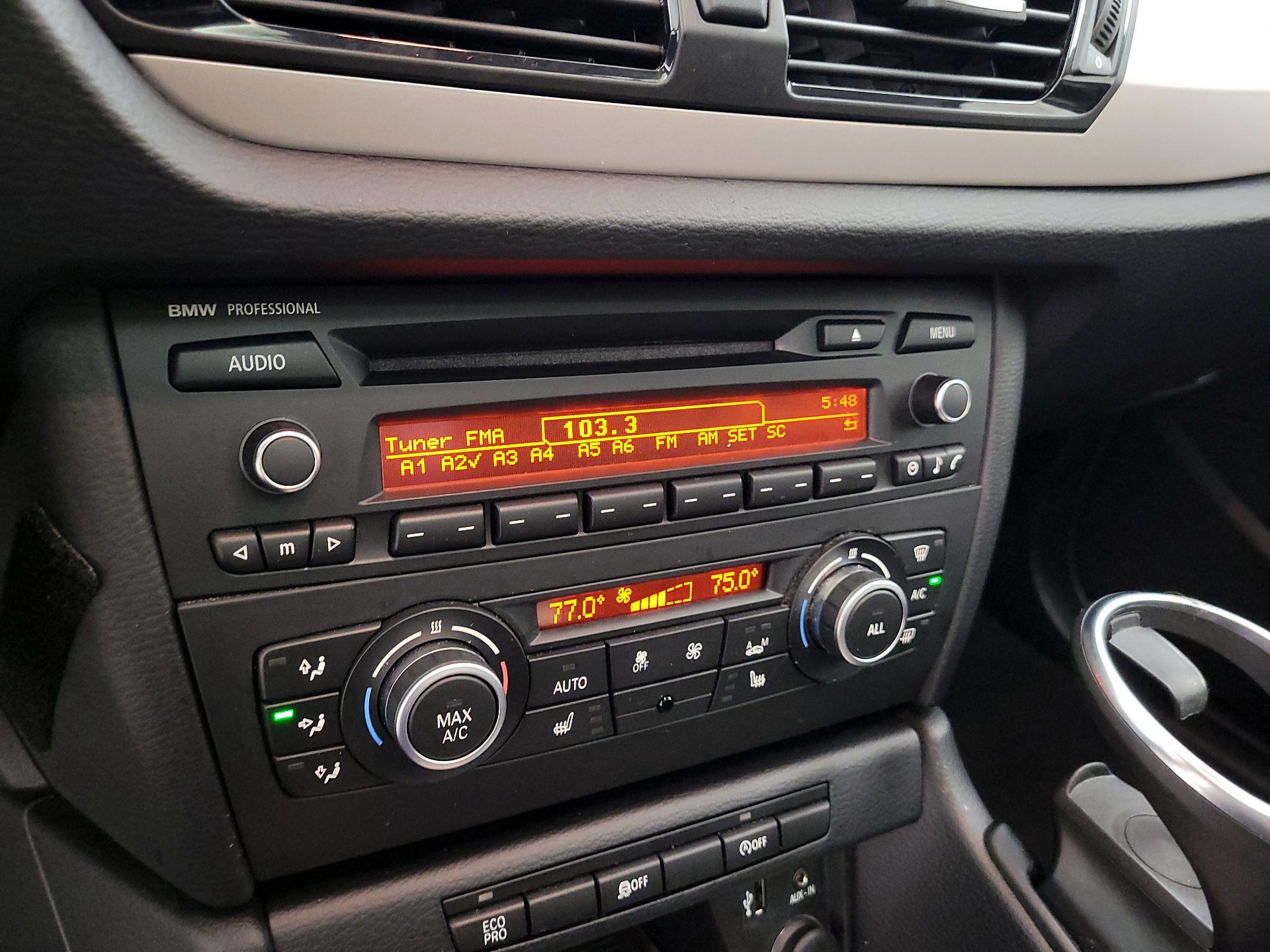 Thumbnail: 2015 BMW X1 - 14