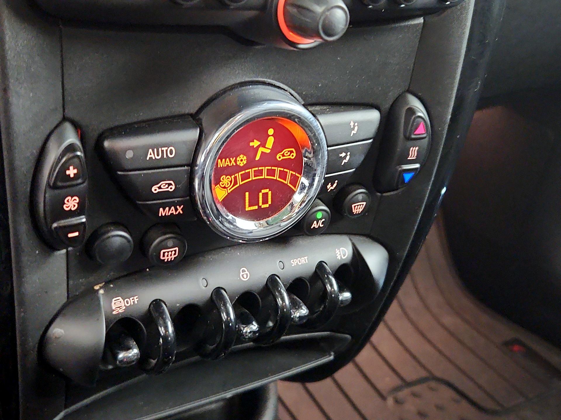 Thumbnail: 2016 MINI Cooper Countryman - 14