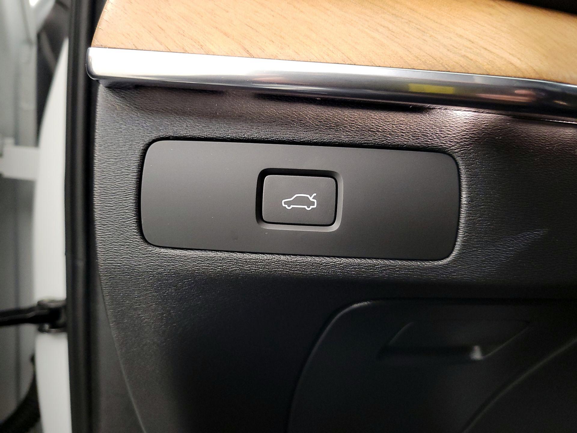 Thumbnail: 2023 Volvo XC90 - 13