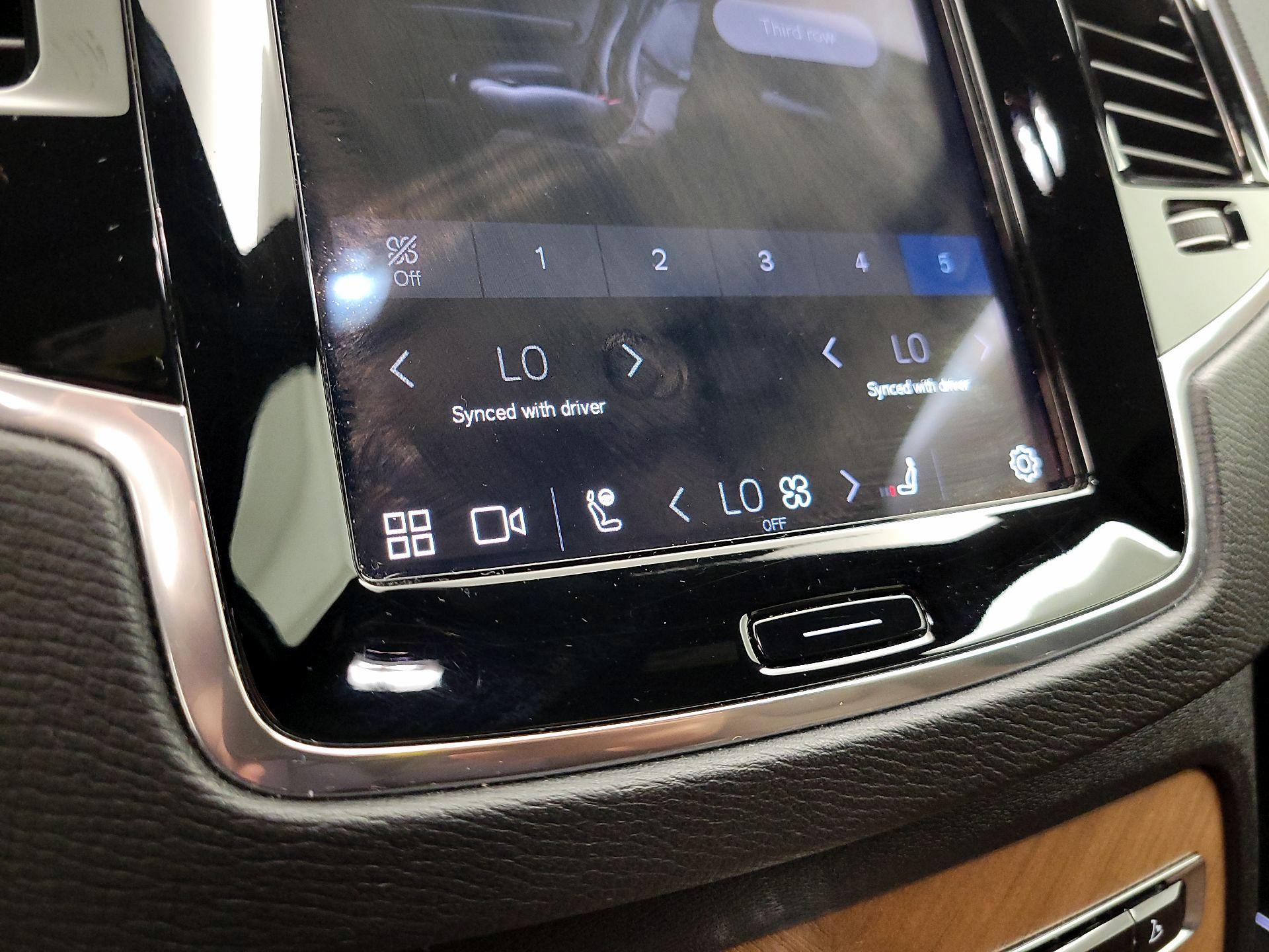 Thumbnail: 2023 Volvo XC90 - 17