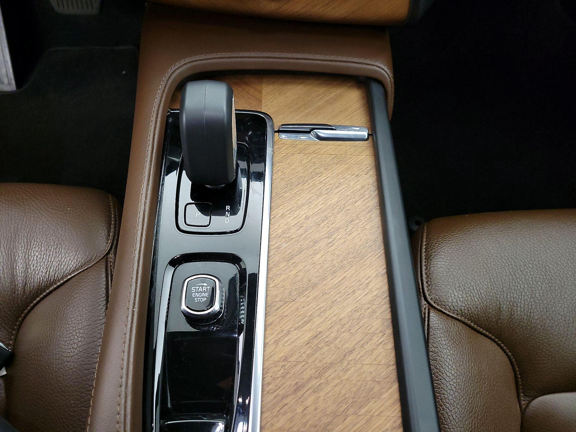 Thumbnail: 2023 Volvo XC90 - 18