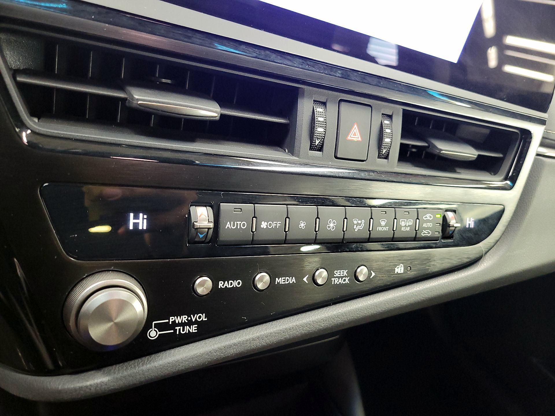 Thumbnail: 2024 Lexus ES - 15