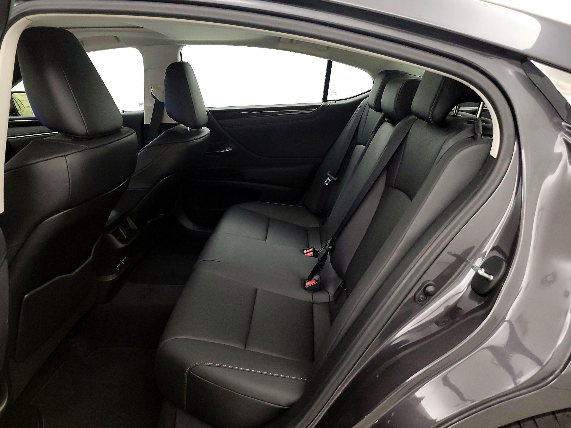 Thumbnail: 2024 Lexus ES - 17