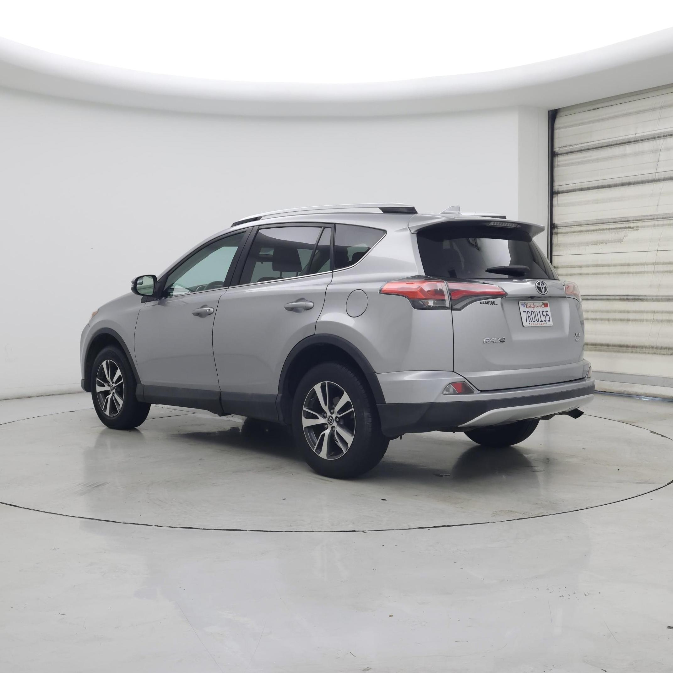 Thumbnail: 2016 Toyota RAV4 - 2