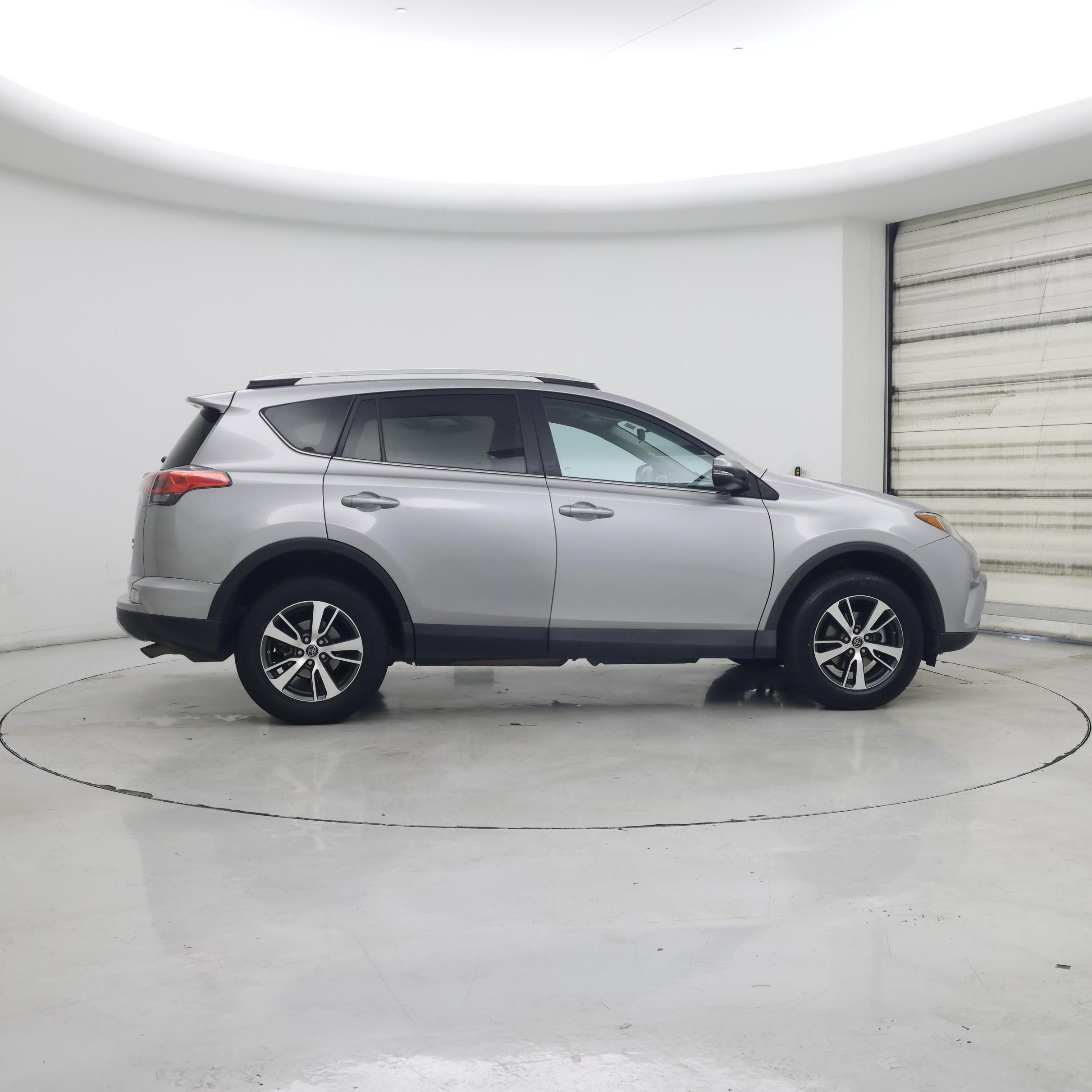 Thumbnail: 2016 Toyota RAV4 - 7