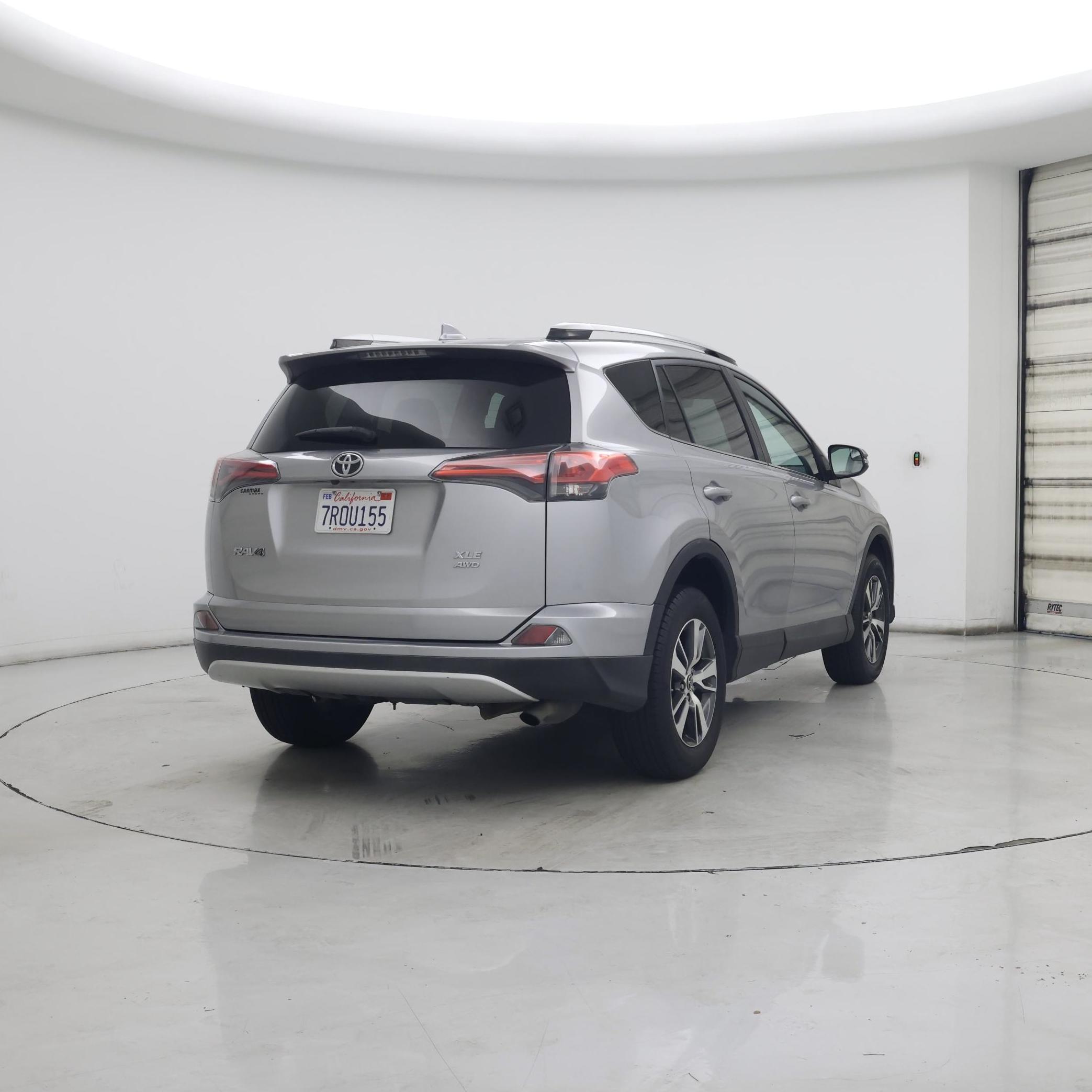 Thumbnail: 2016 Toyota RAV4 - 8