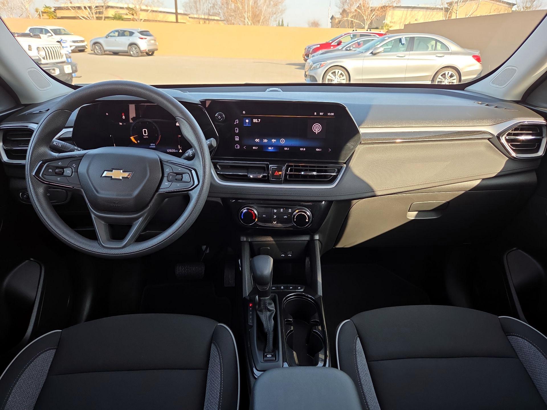 Thumbnail: 2025 Chevrolet TrailBlazer - 8