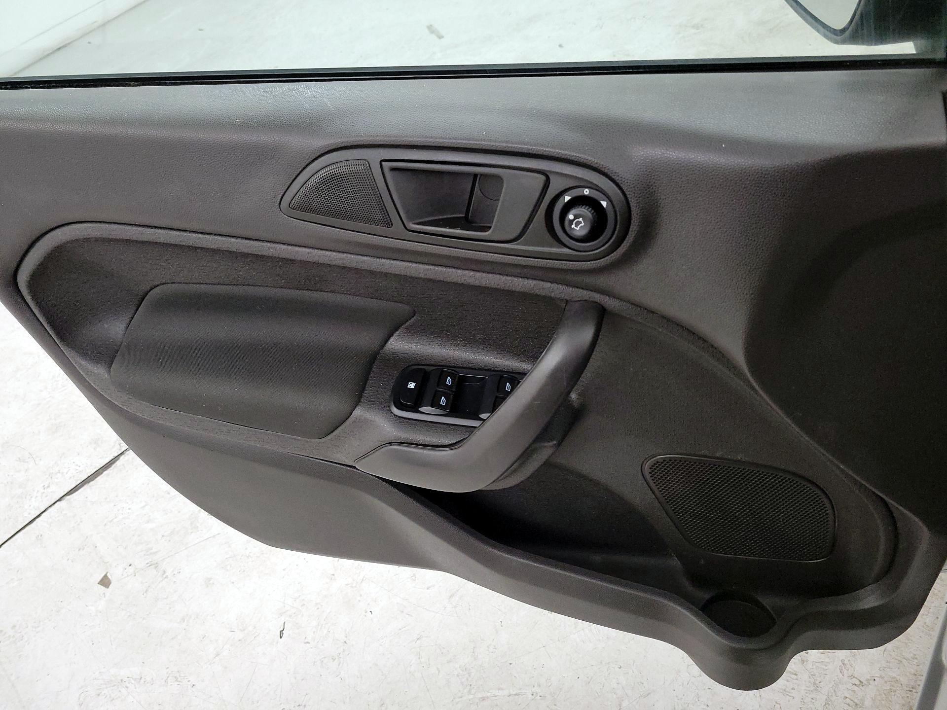 Thumbnail: 2018 Ford Fiesta - 12