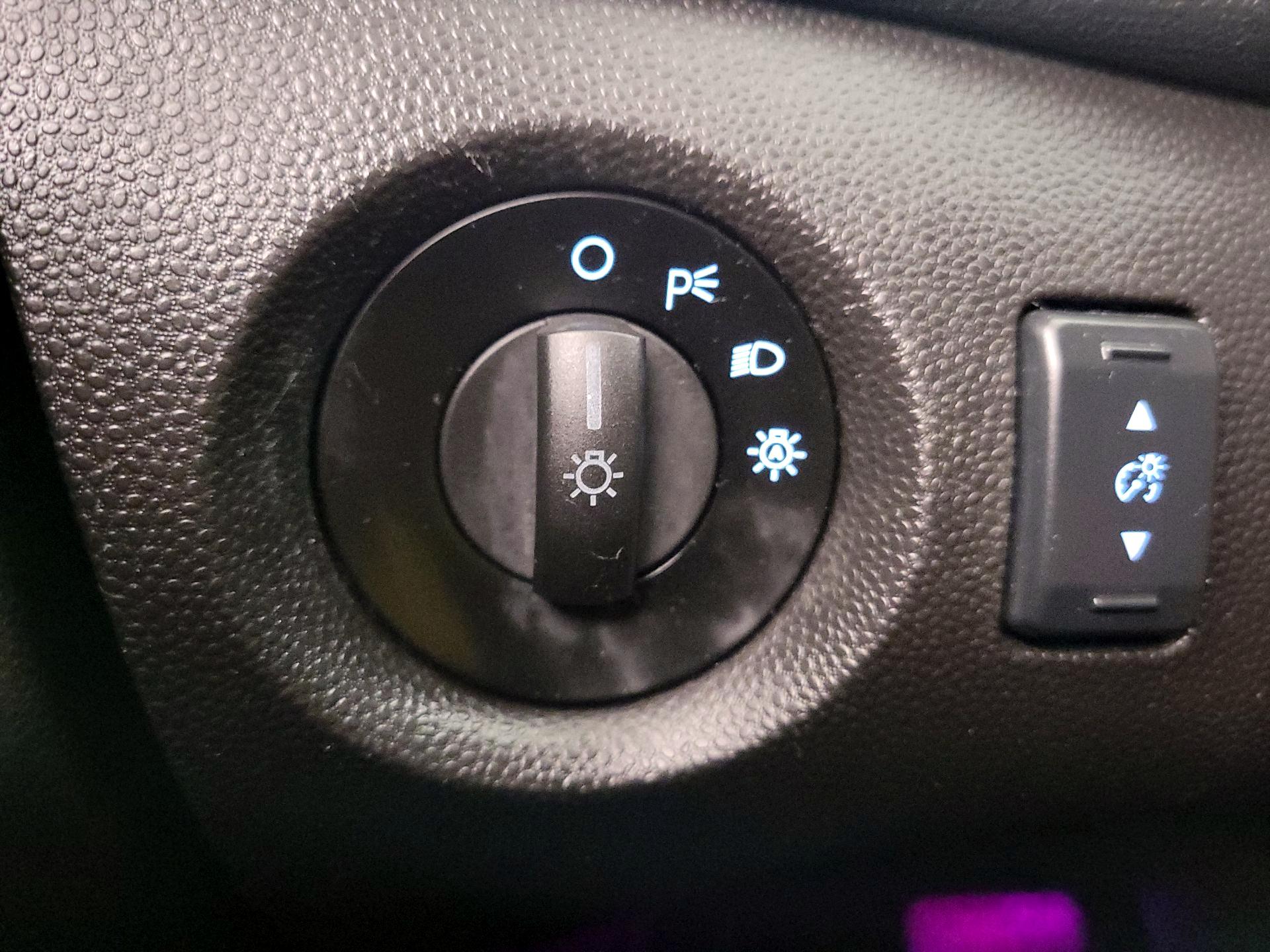 Thumbnail: 2018 Ford Fiesta - 13