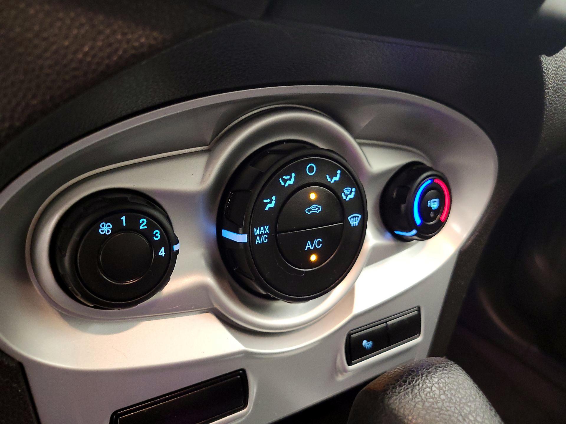 Thumbnail: 2018 Ford Fiesta - 16