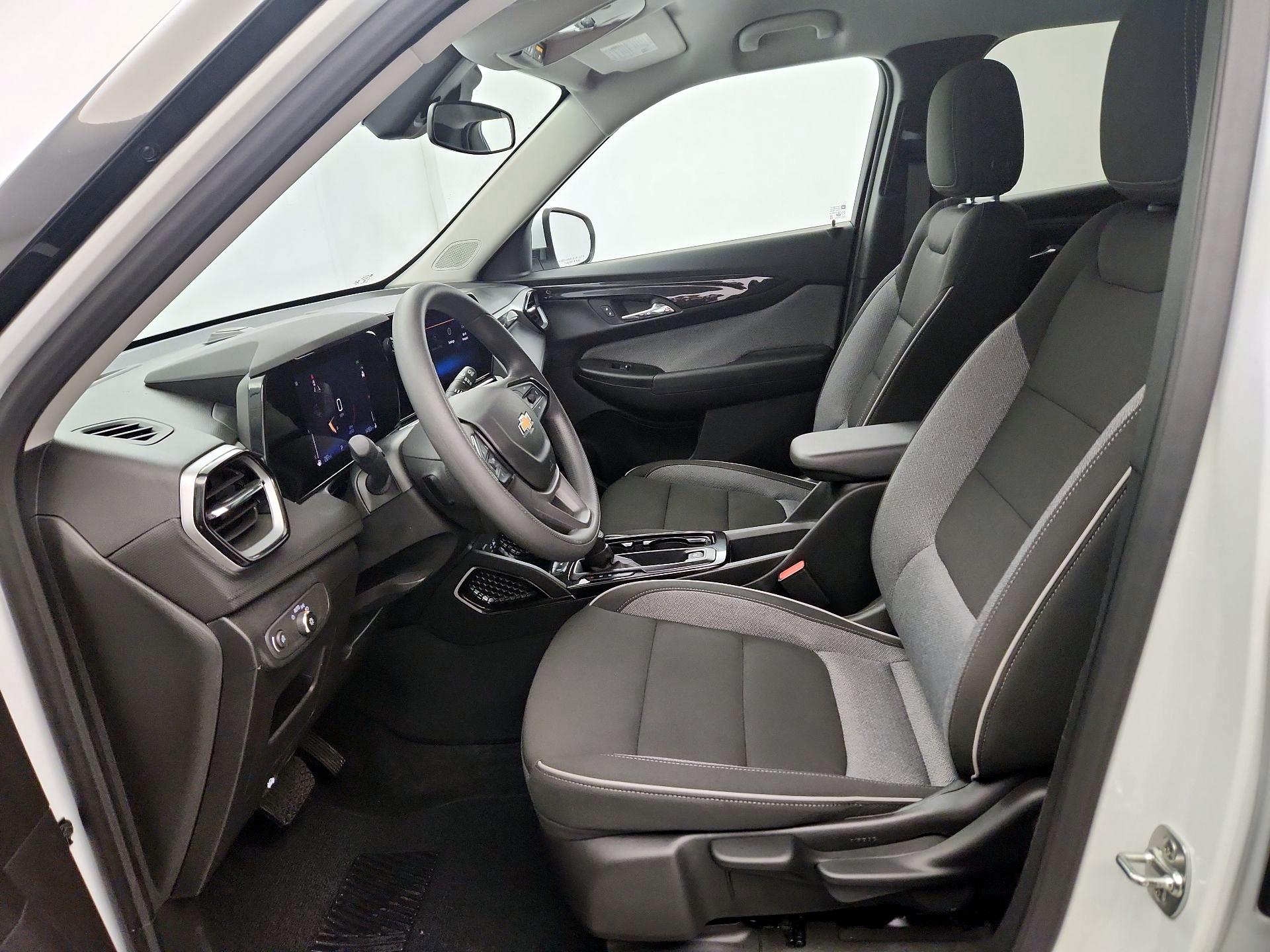 Thumbnail: 2025 Chevrolet TrailBlazer - 11