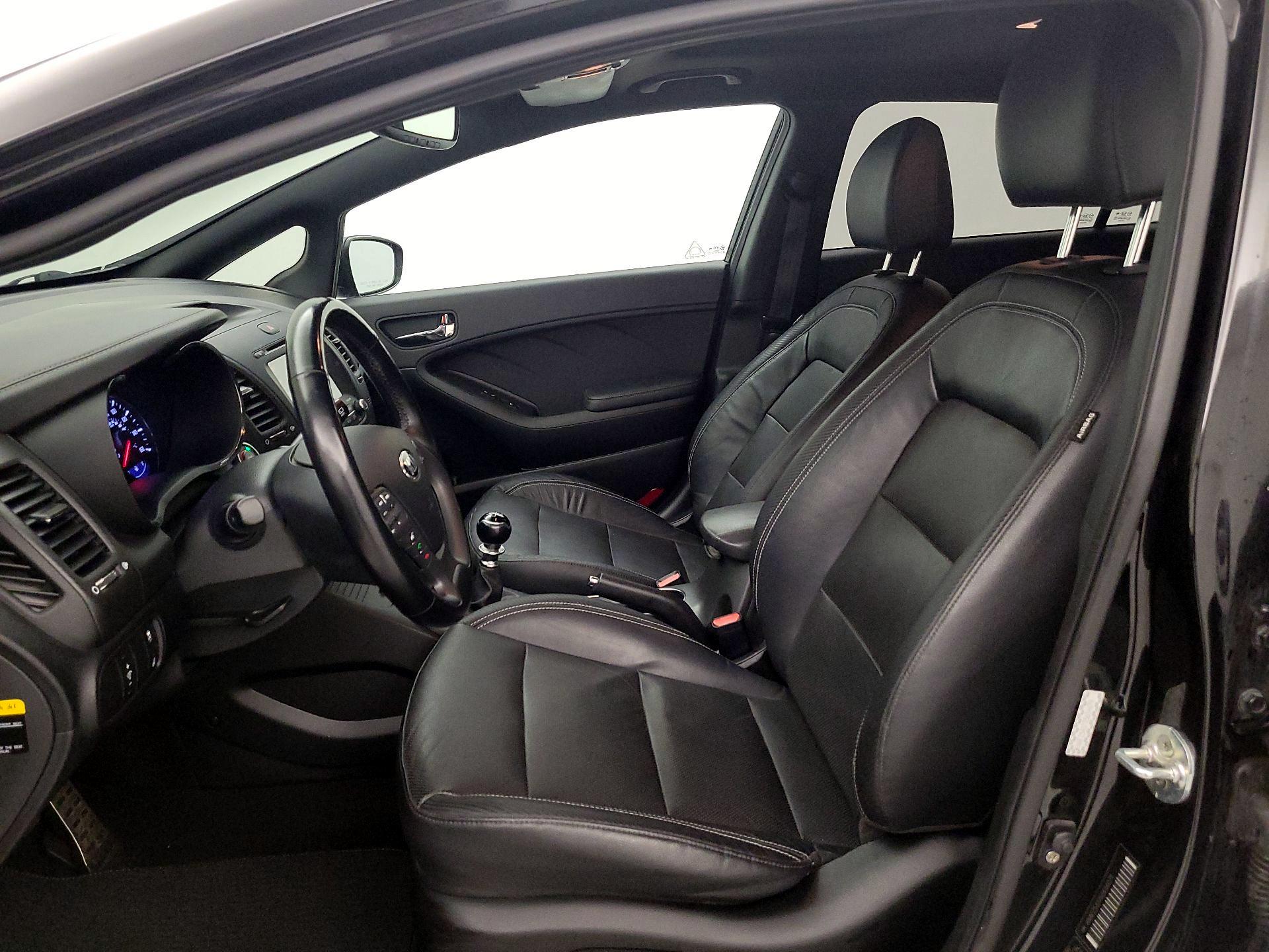 Thumbnail: 2016 Kia Forte - 11