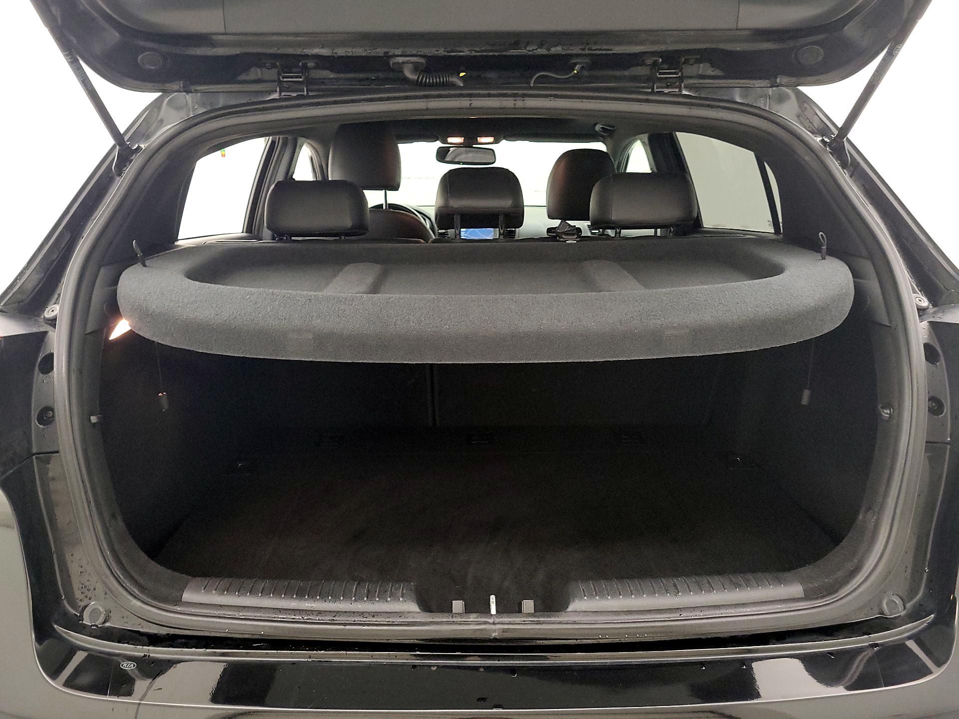 Thumbnail: 2016 Kia Forte - 18