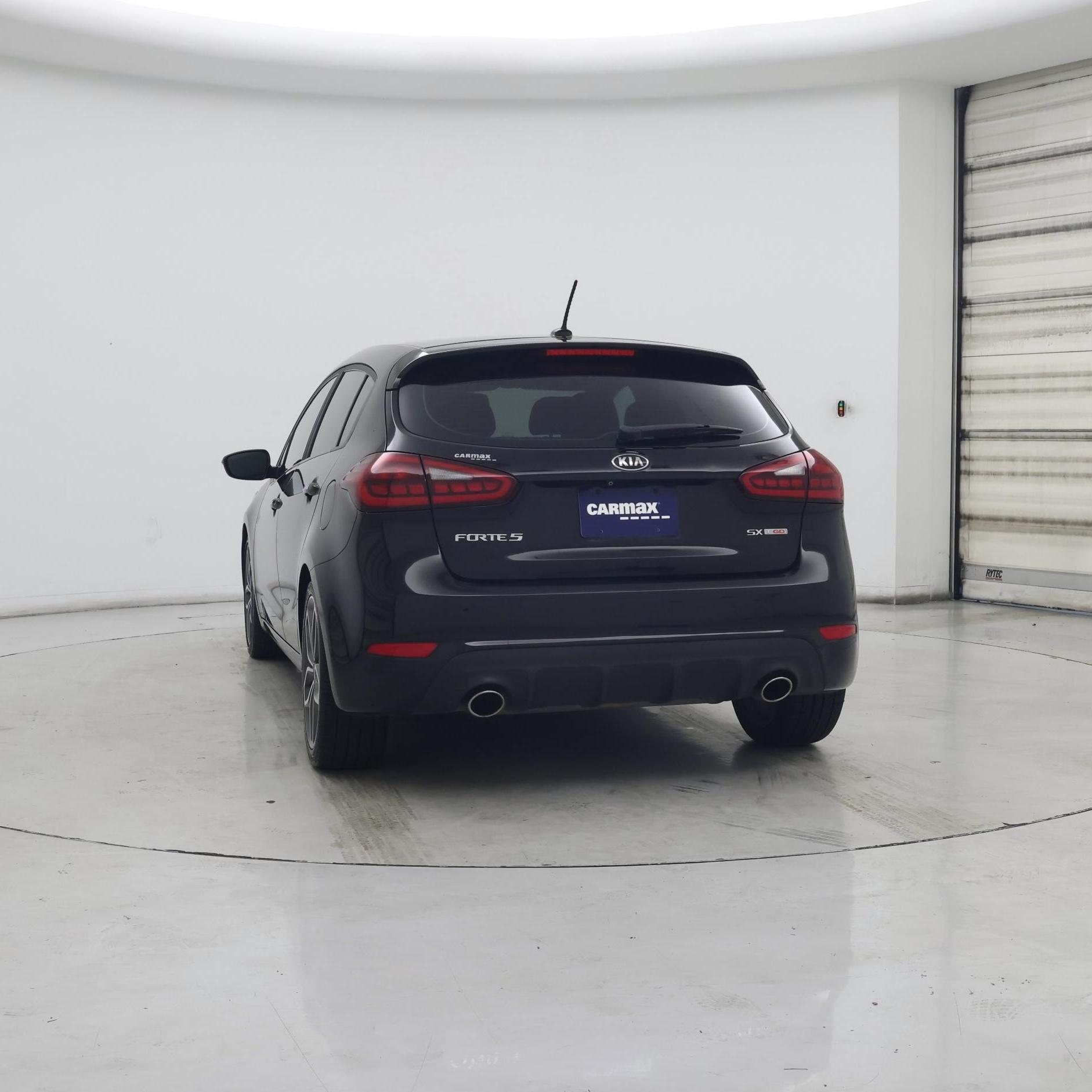 Thumbnail: 2016 Kia Forte - 6