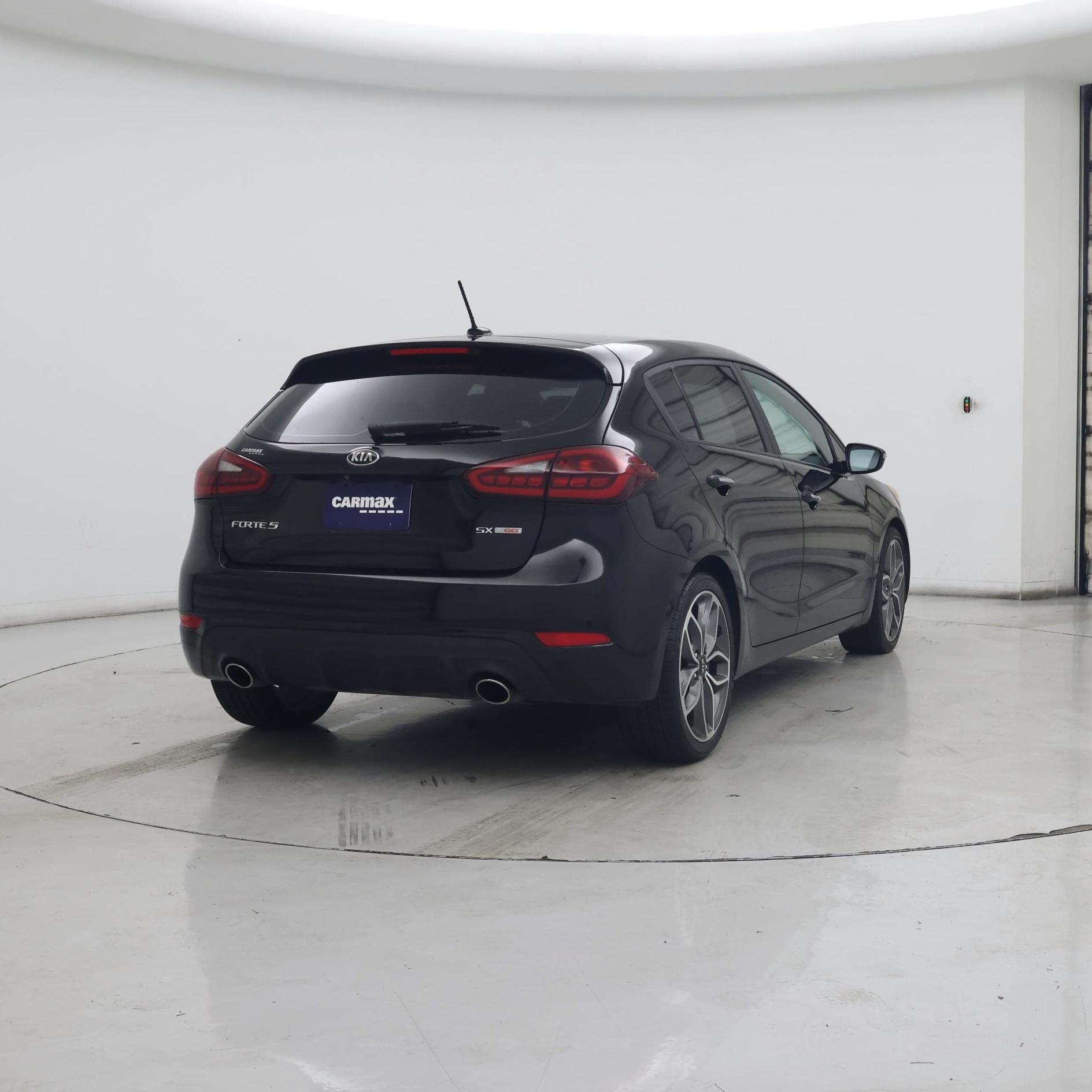 Thumbnail: 2016 Kia Forte - 8