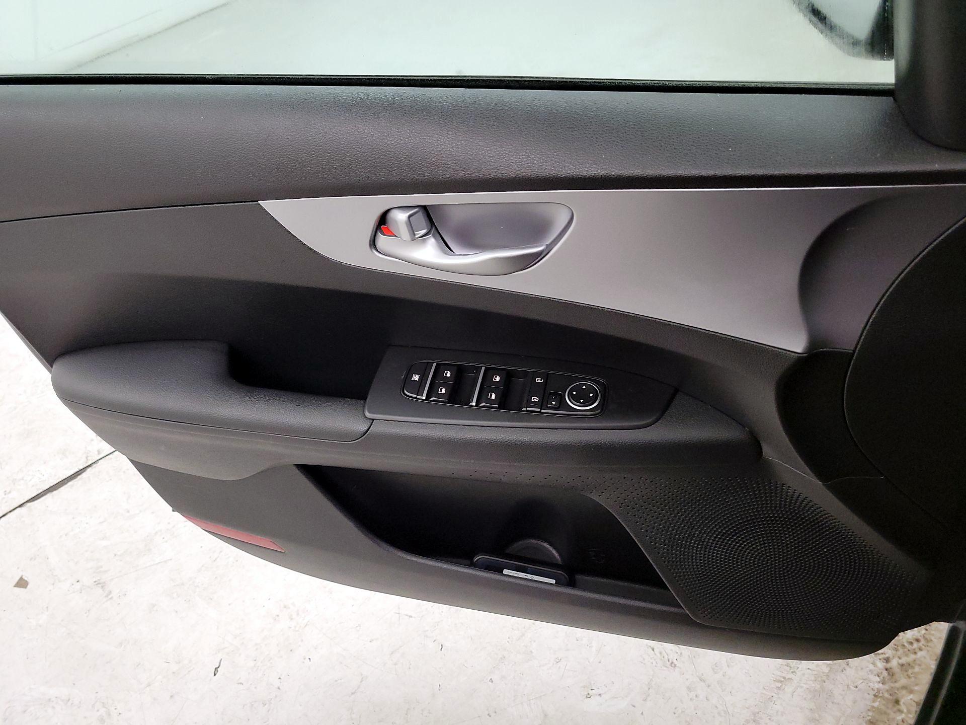 Thumbnail: 2023 Kia Forte - 12