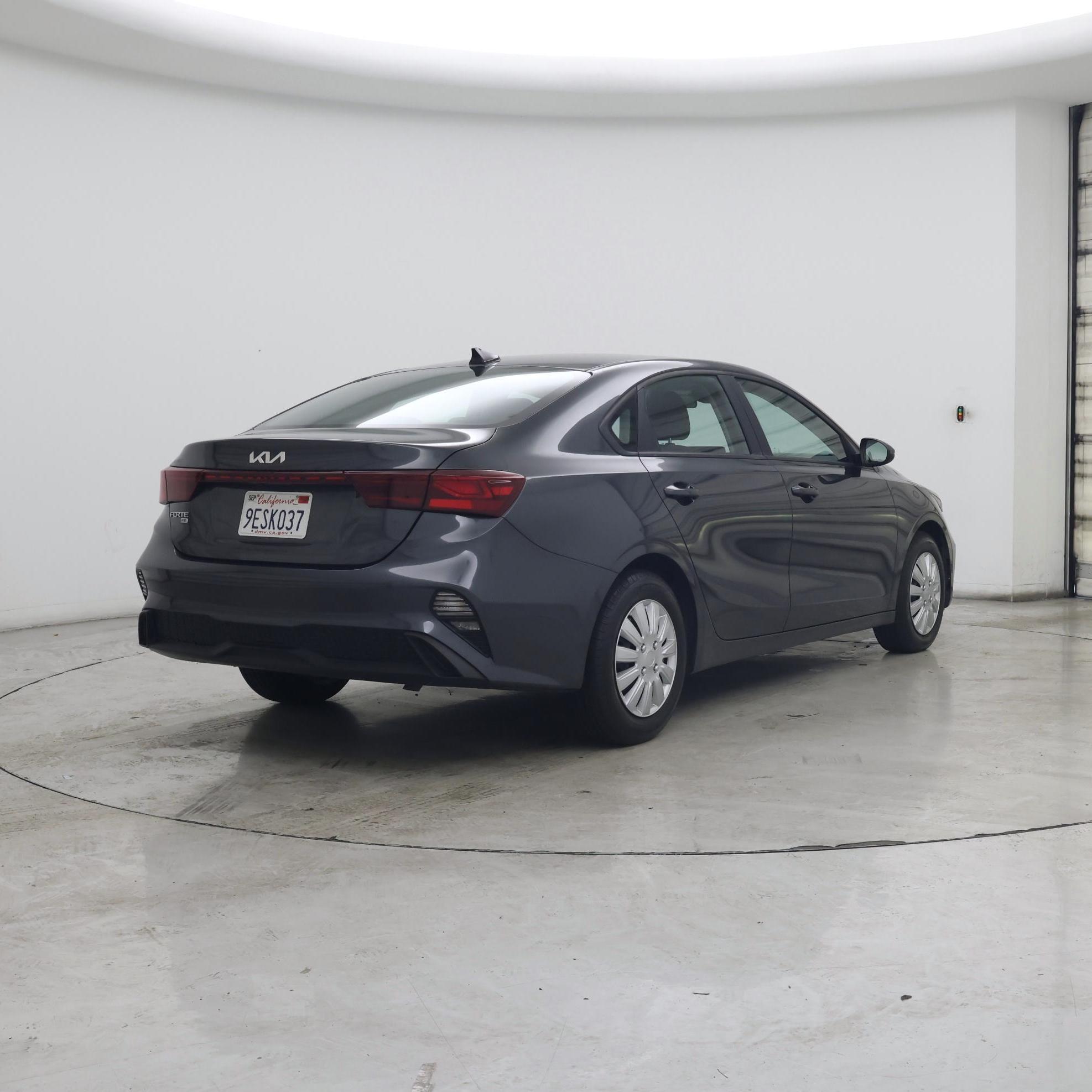 Thumbnail: 2023 Kia Forte - 8