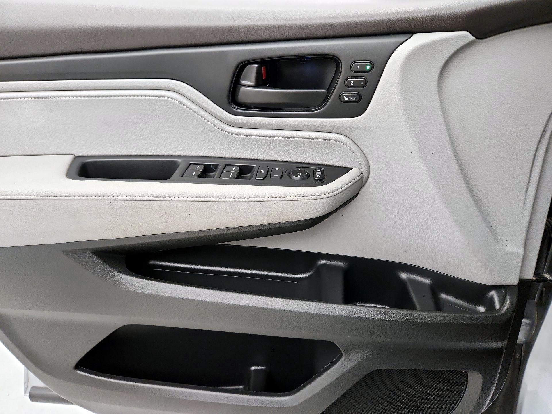 Thumbnail: 2023 Honda Odyssey - 12