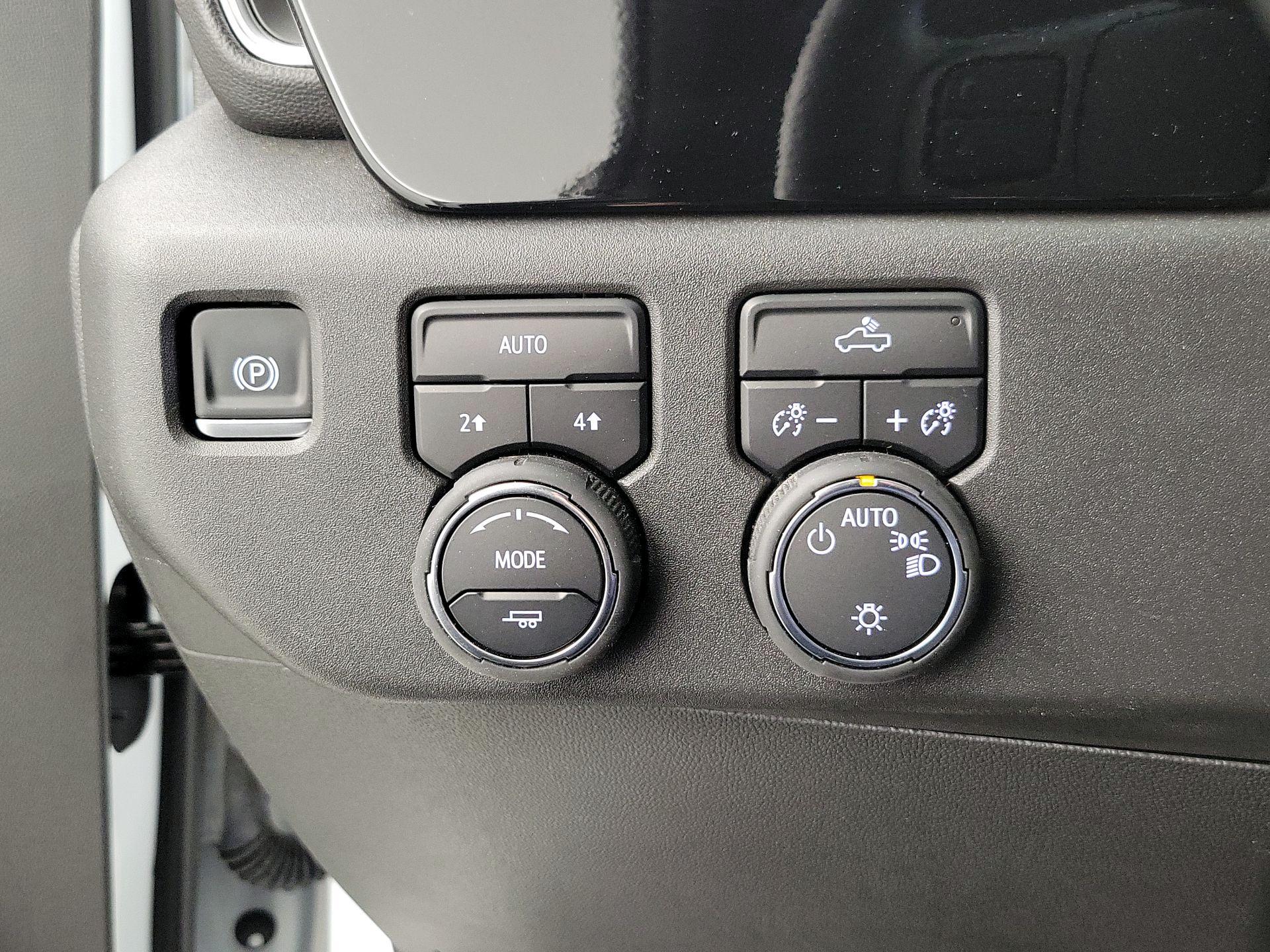 Thumbnail: 2025 Chevrolet Silverado 1500 - 13