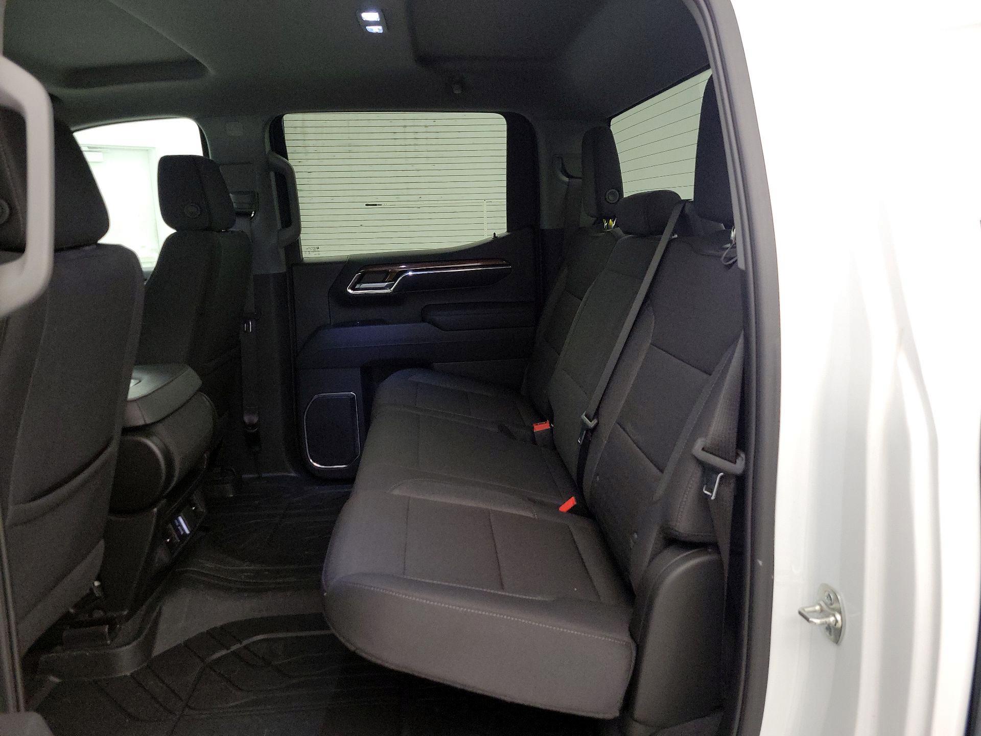 Thumbnail: 2025 Chevrolet Silverado 1500 - 19