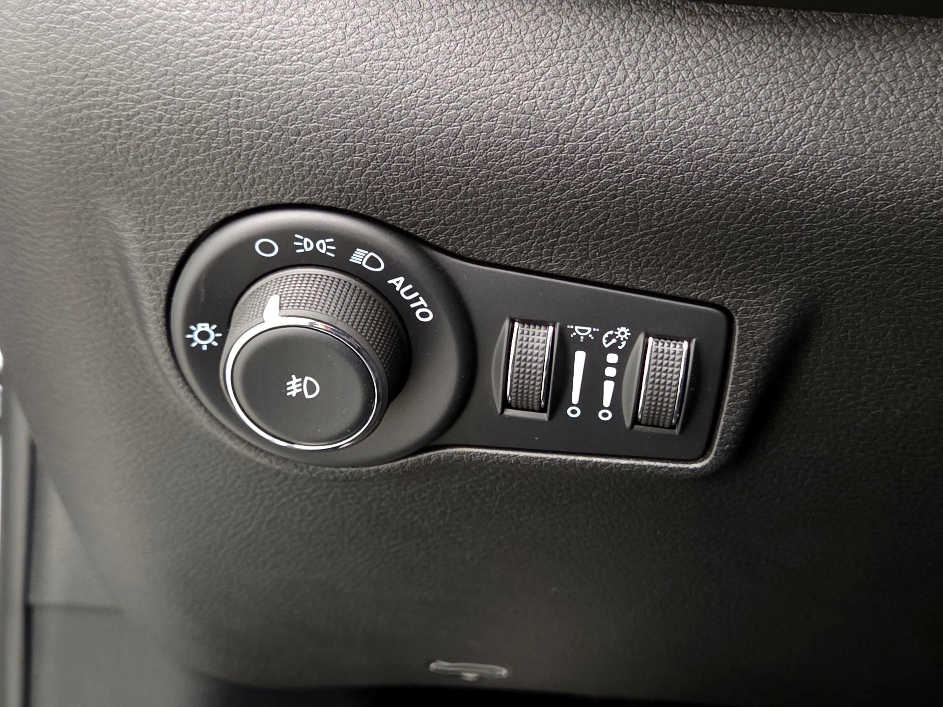 Thumbnail: 2025 Jeep Compass - 13