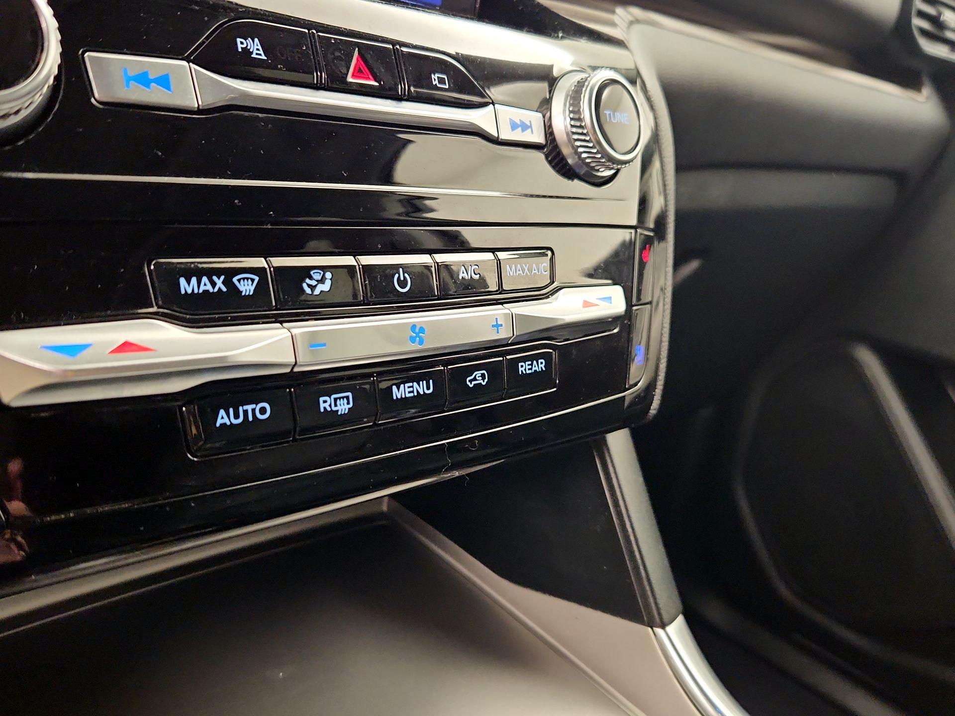 Thumbnail: 2023 Ford Explorer - 17