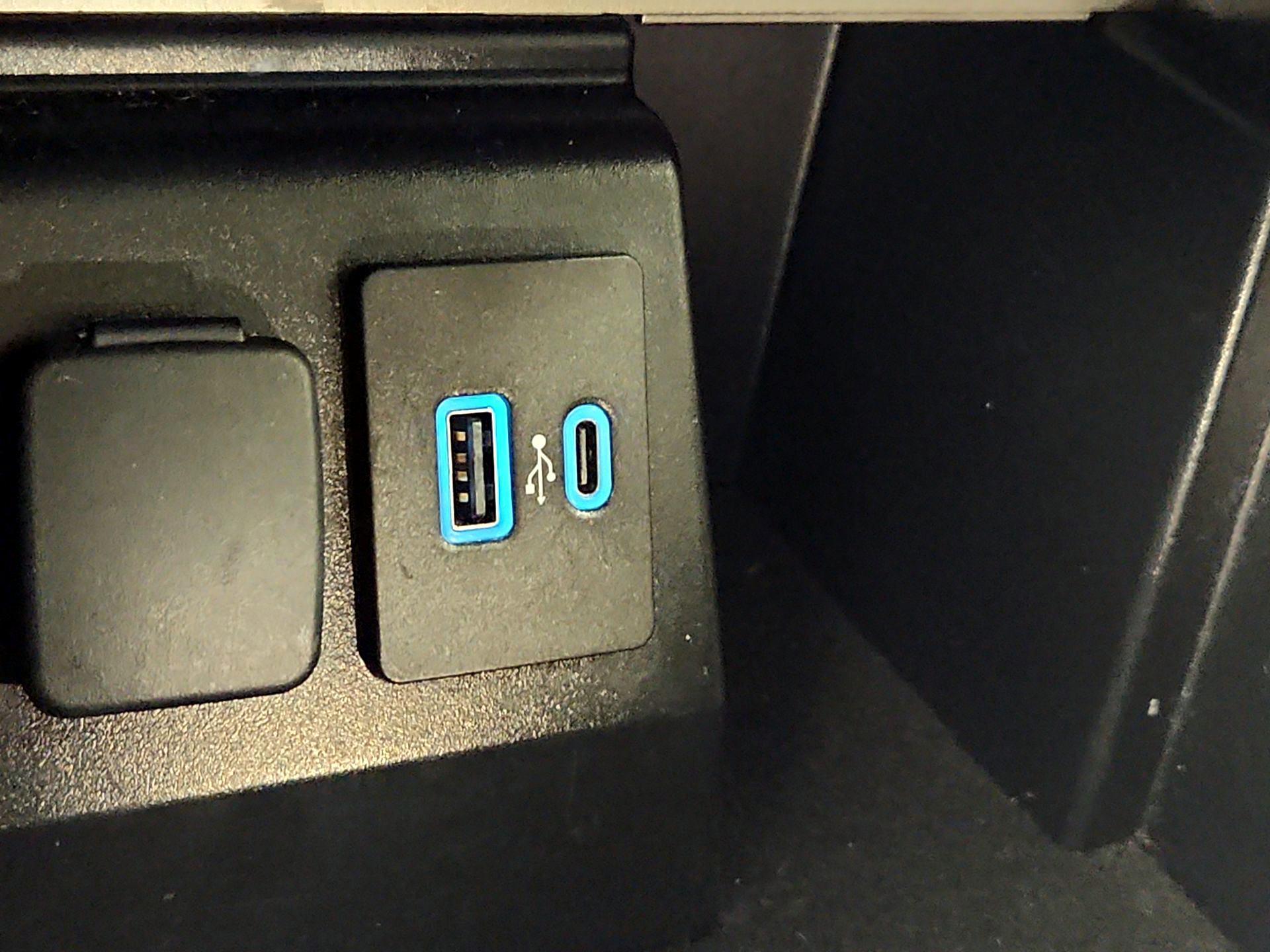 Thumbnail: 2023 Ford Explorer - 19