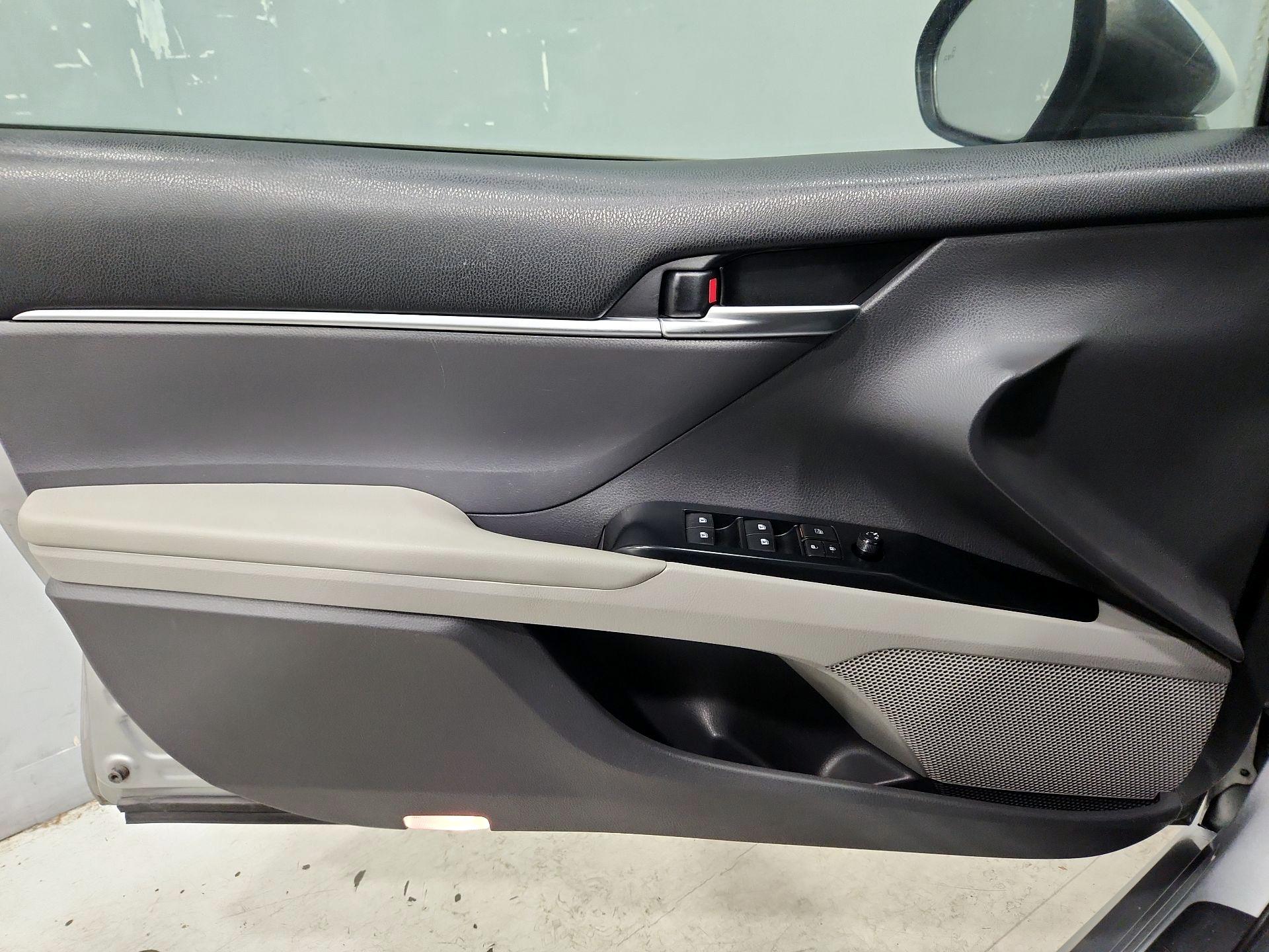 Thumbnail: 2019 Toyota Camry - 12