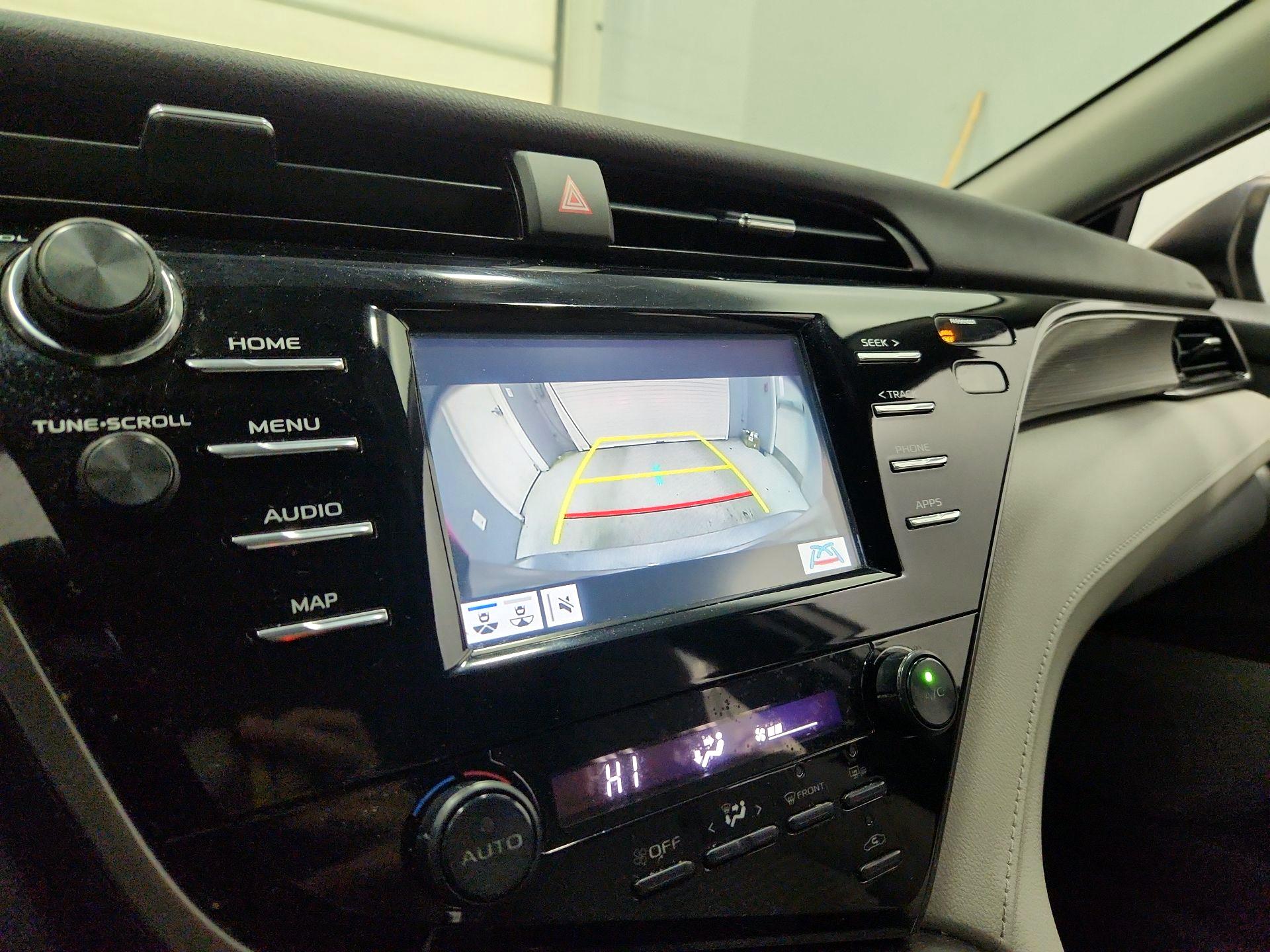 Thumbnail: 2019 Toyota Camry - 14