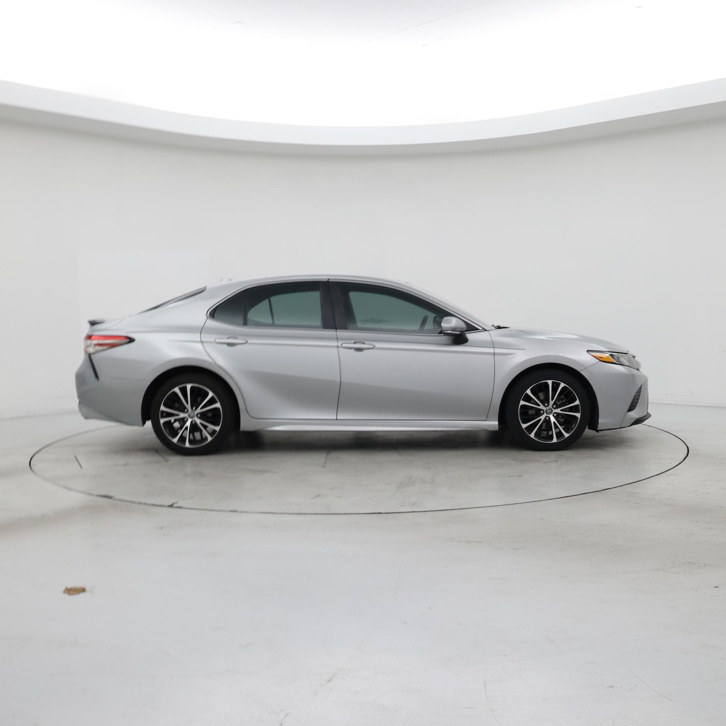 Thumbnail: 2019 Toyota Camry - 7