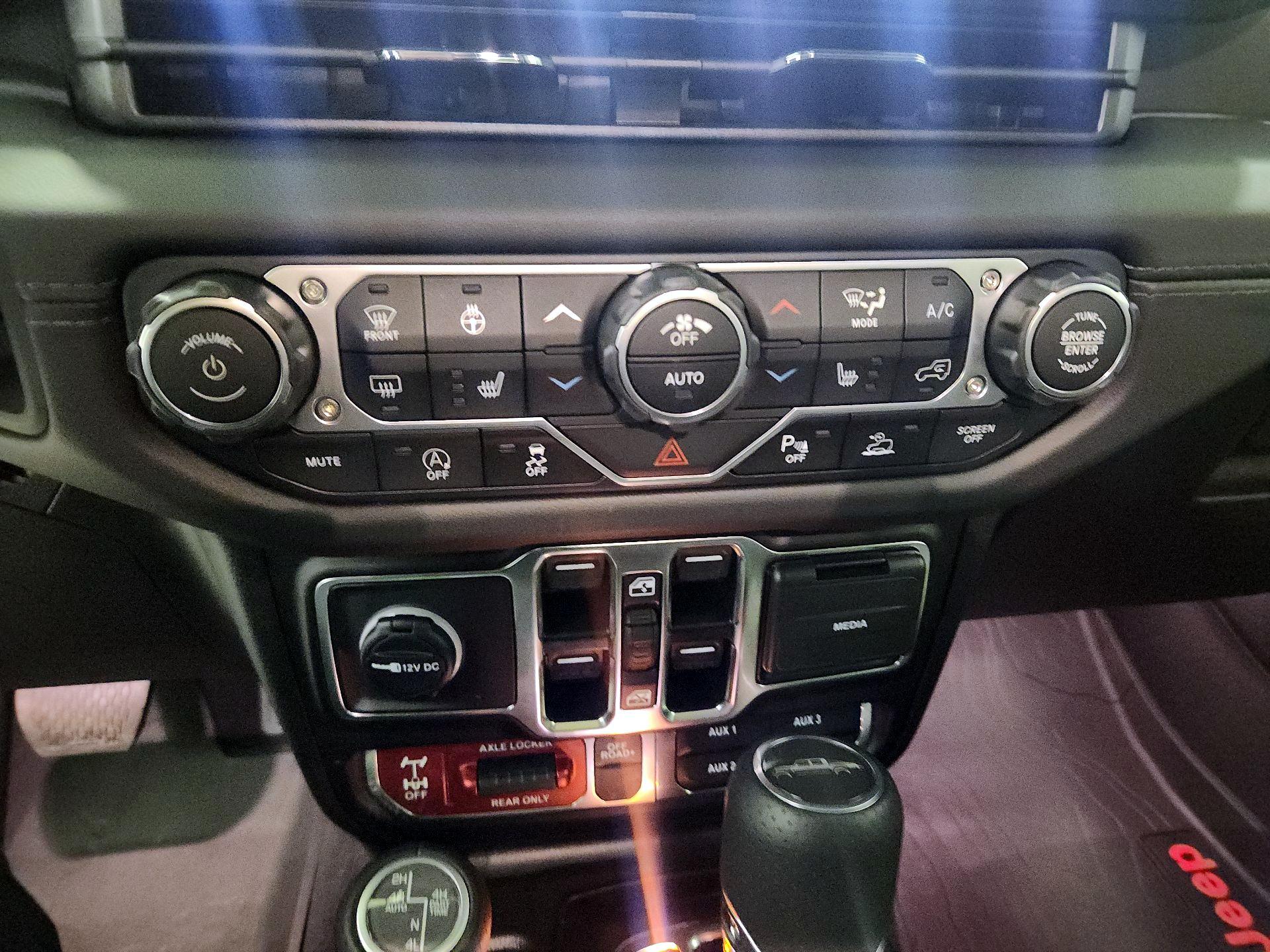 Thumbnail: 2025 Jeep Gladiator - 16