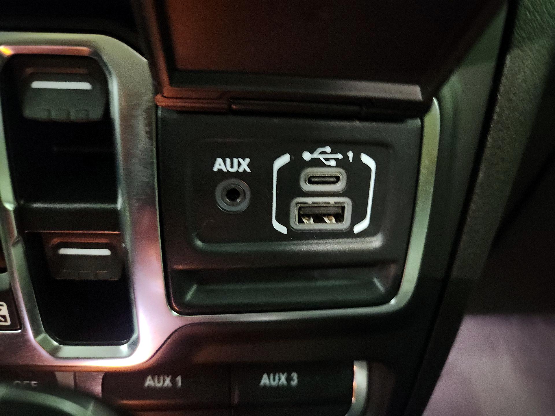 Thumbnail: 2025 Jeep Gladiator - 18