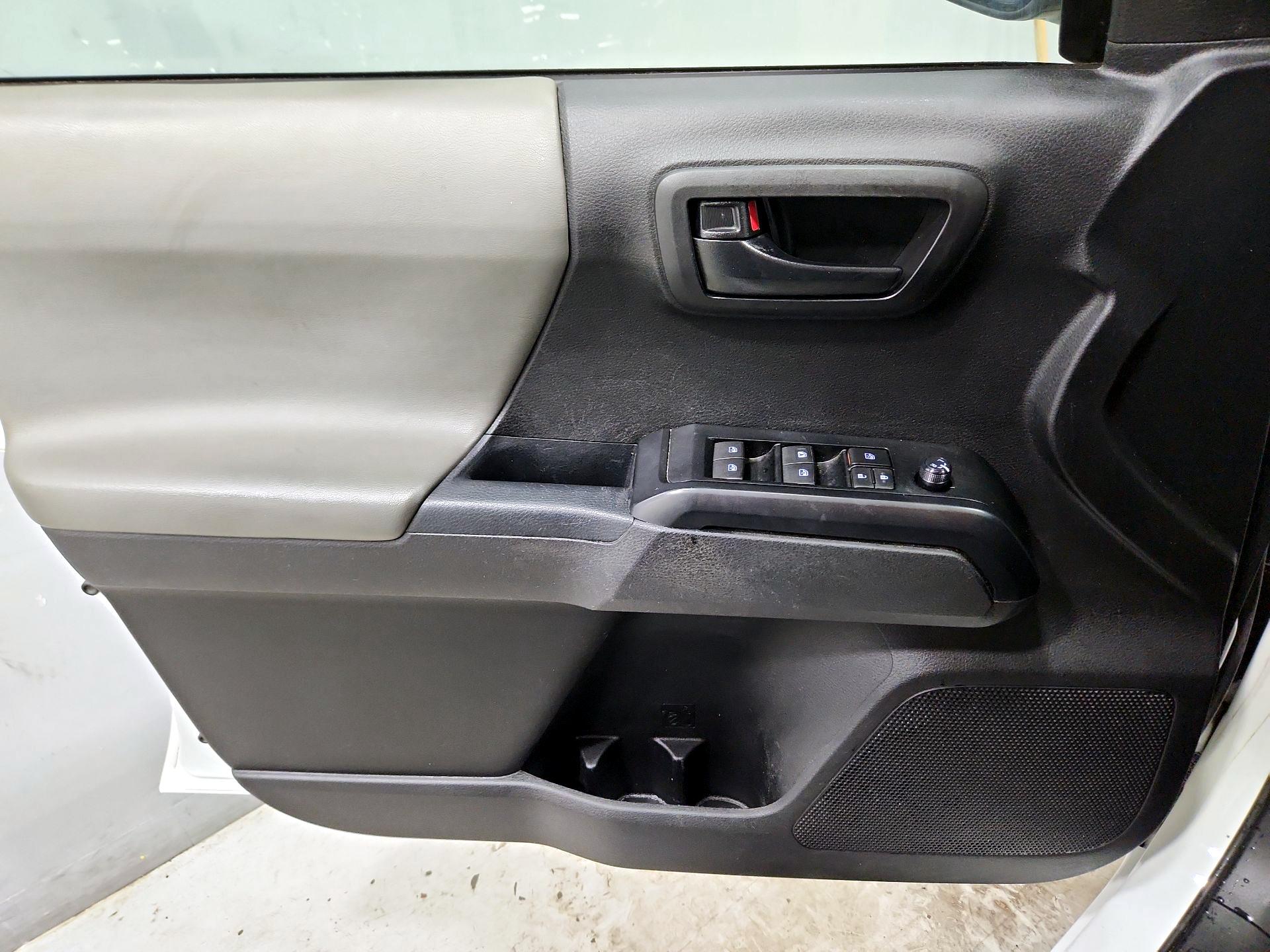 Thumbnail: 2021 Toyota Tacoma - 12