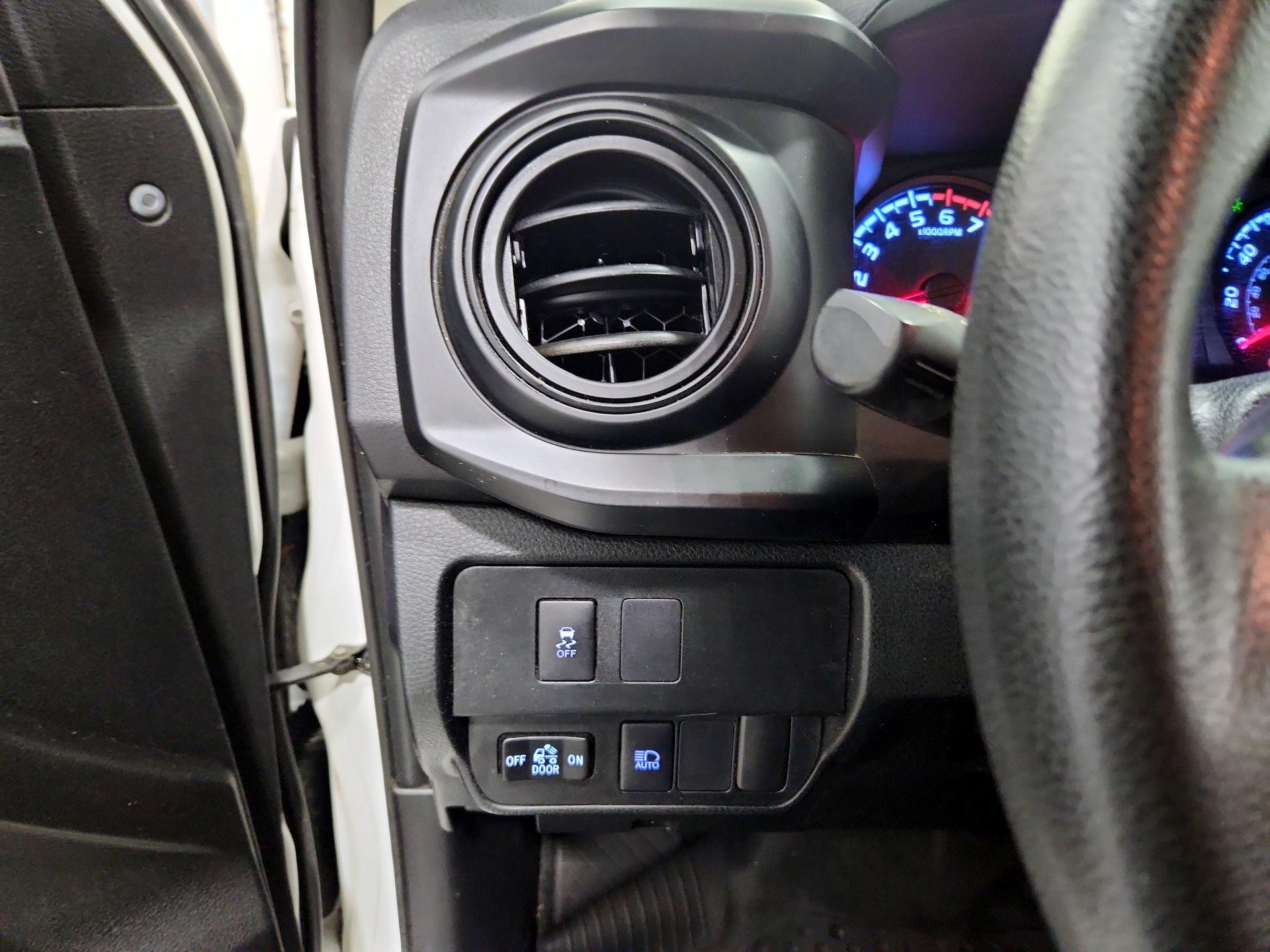 Thumbnail: 2021 Toyota Tacoma - 13